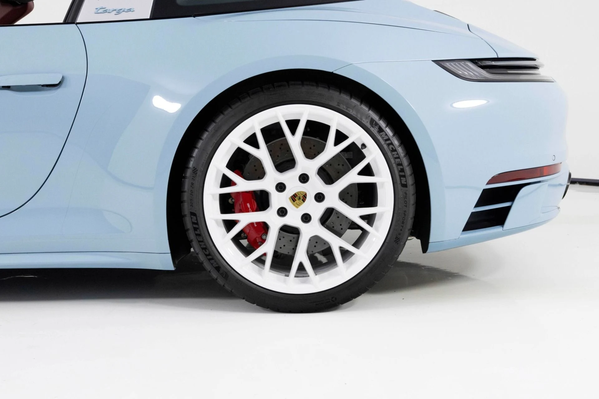 mph012_4131594540_Used_2023_Porsche_911_Targa_4_GTS_1762298422_28bd26e6b1