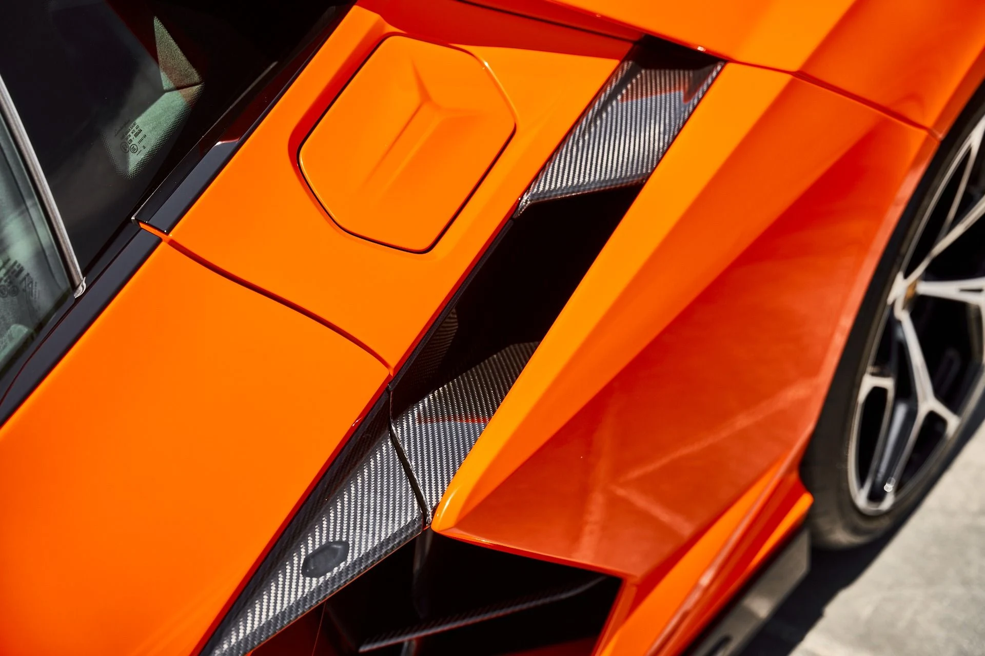 mph012_4134196619_Used_2024_Lamborghini_Revuelto_Base_1786150878_55250a2f6d