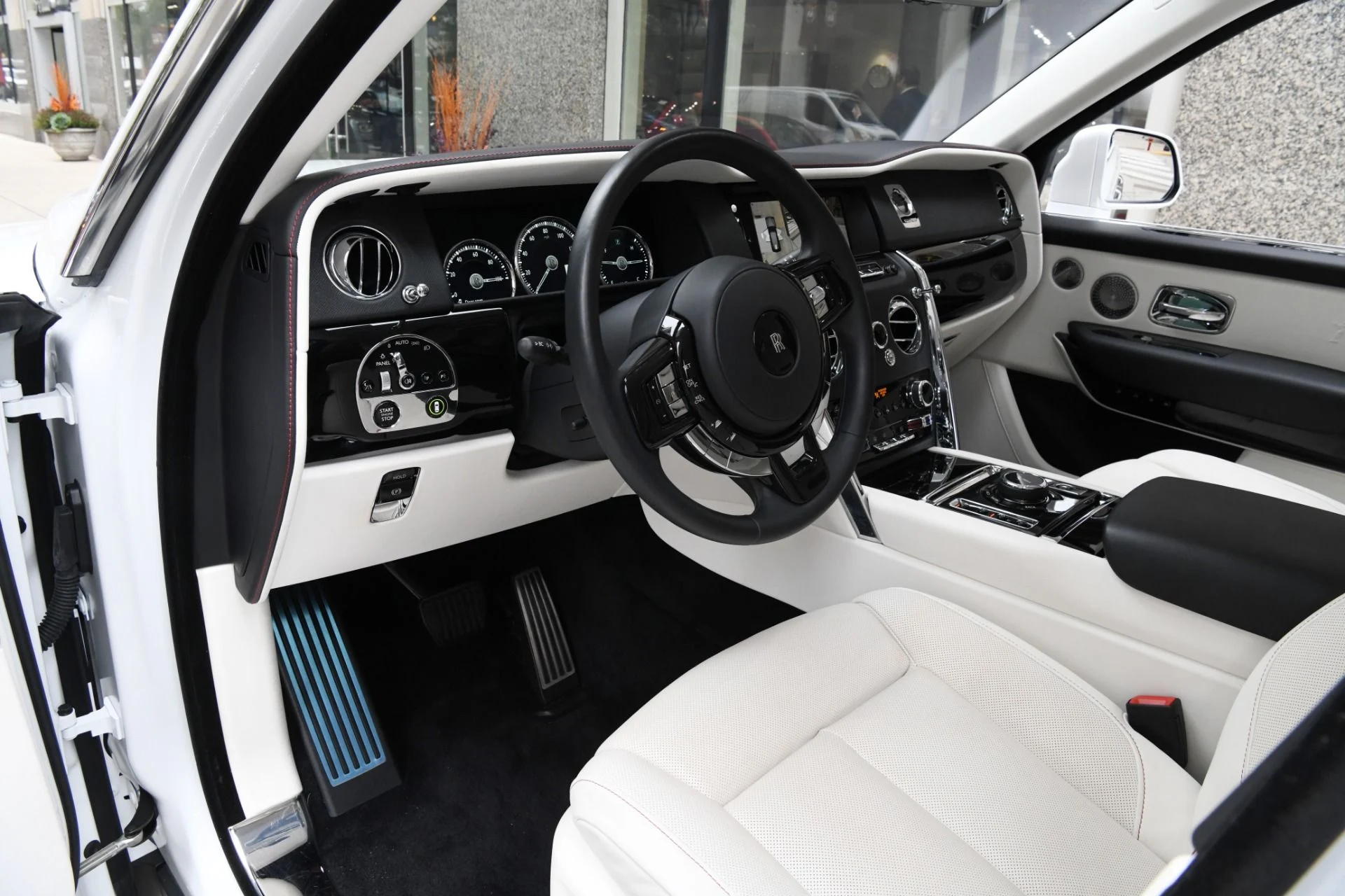 mph012_4137137903_10633_p14_l_2c14e736d6