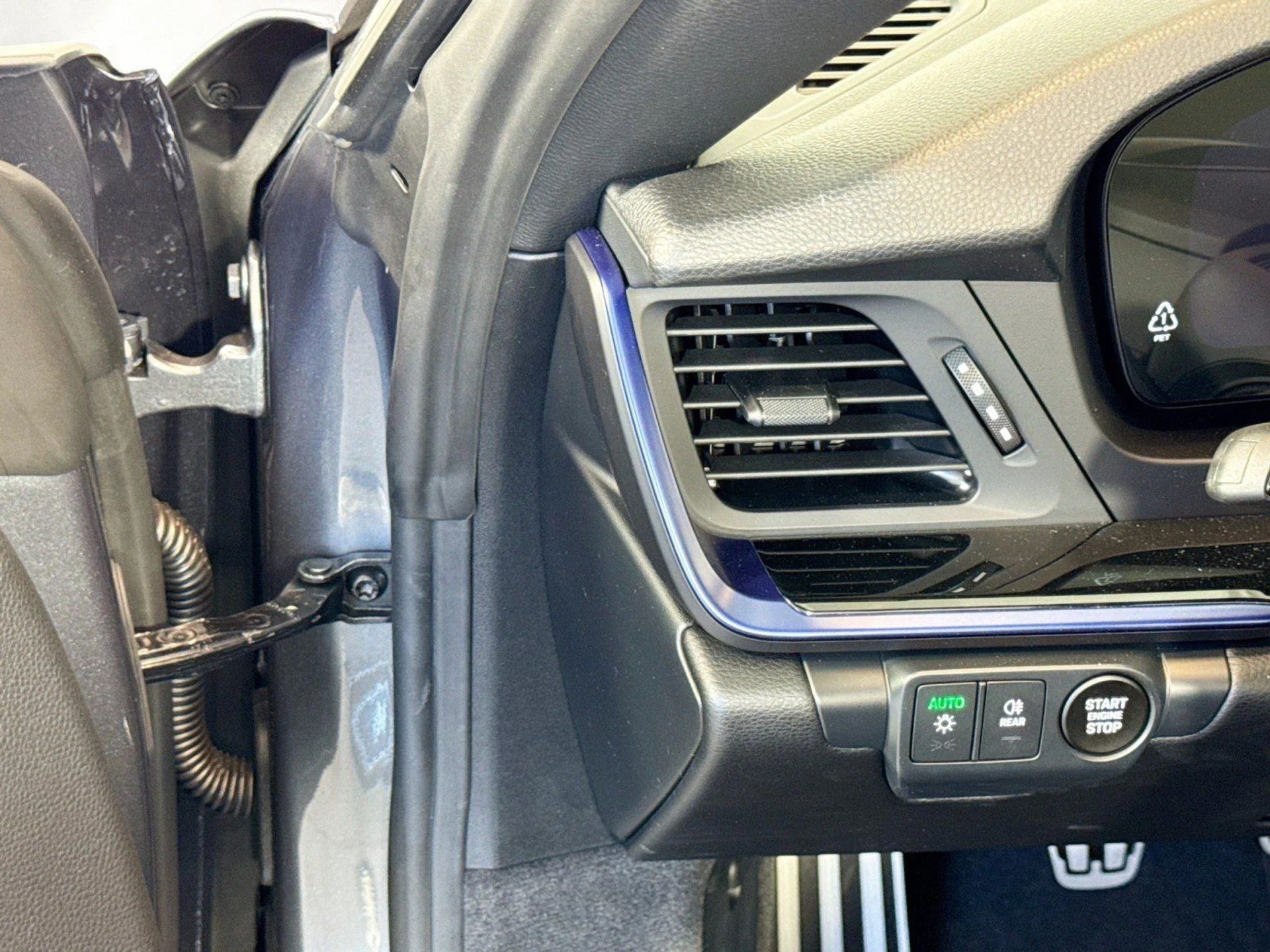 mph012_4143477205_04f0d0476fd246b670e1e0f04e43859a_380f463bd3