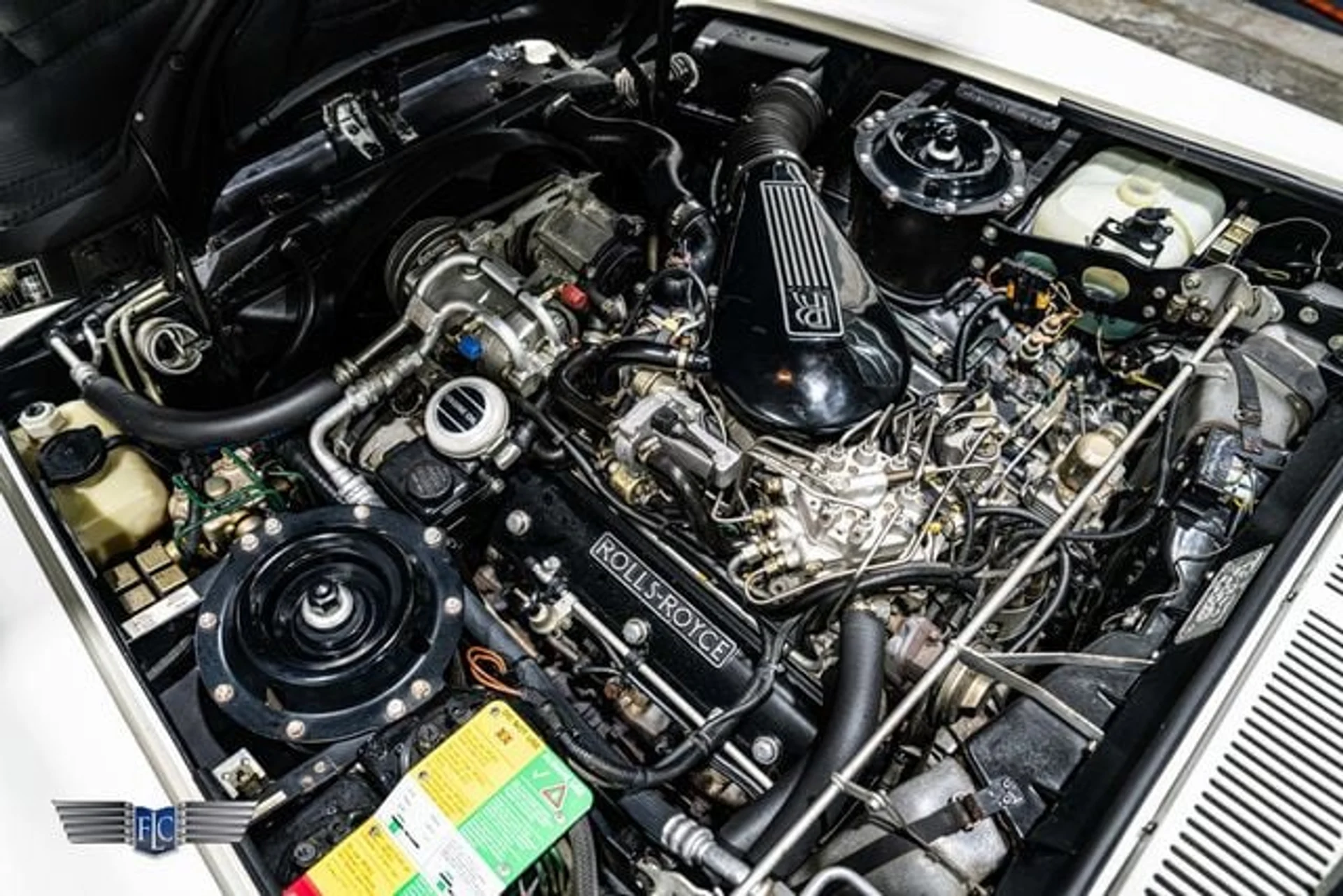 mph012_4143898594_used_1988_rolls_royce_corniche_cv_9689_23071252_17_640_cfc07e01a9