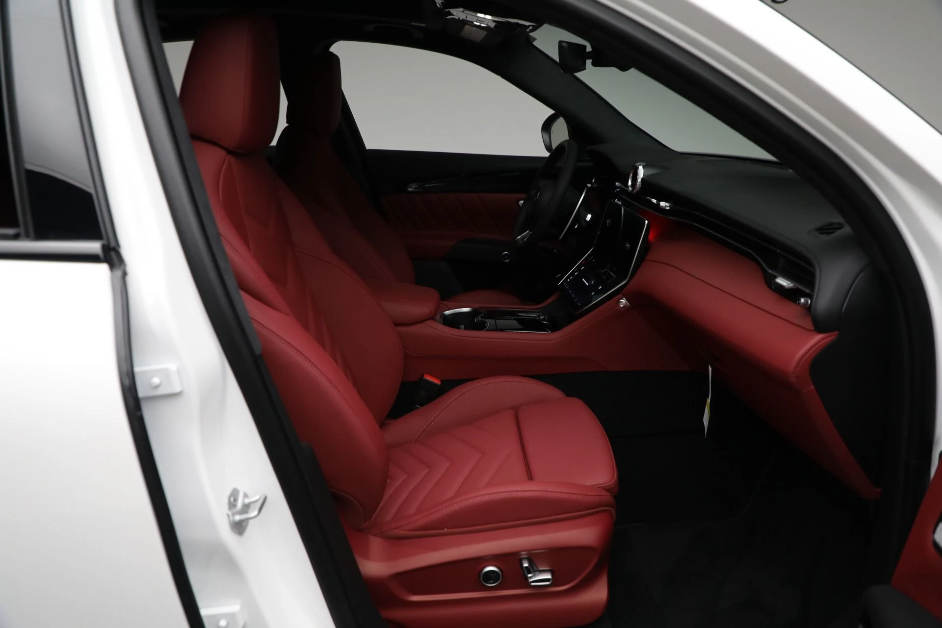 mph012_4144524939_New_2025_Maserati_Grecale_Modena_7d638e15f8