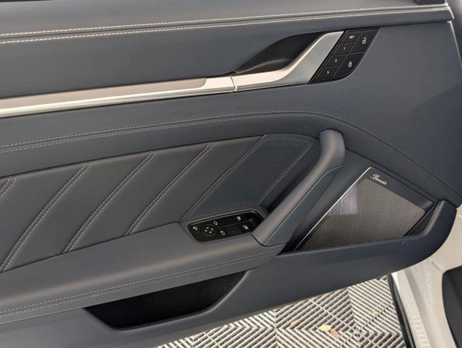 mph012_4145970065_w_Ta_Ow_El_H_Zm_Yq_Edf_K2vf00b_CXEDQ_bd3b95ccc5