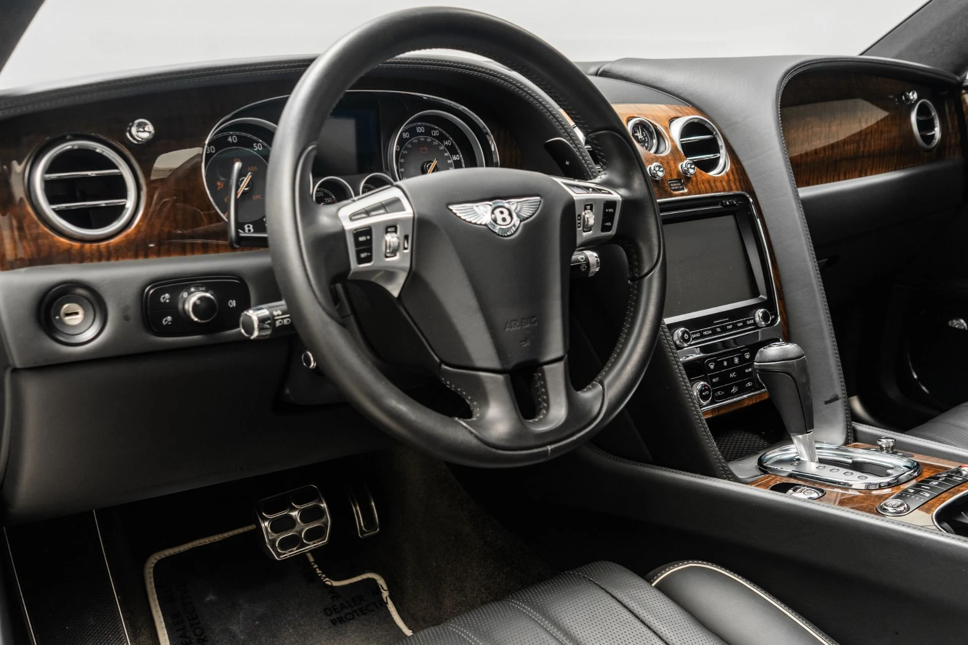 mph012_4153555299_Used_2015_Bentley_Flying_Spur_V8_1757017616_0120477342