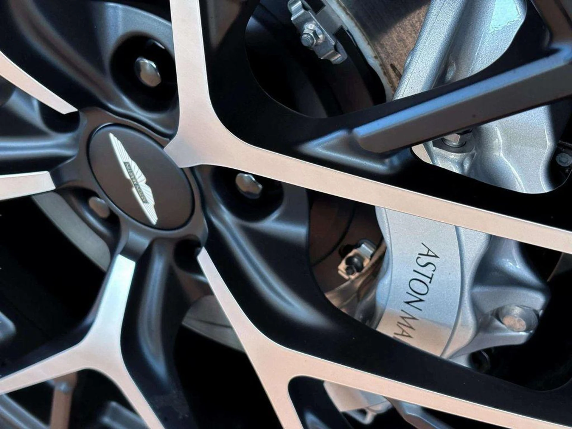 mph012_4154859901_3_Kx1_QXV_It_T3_Os_B_Vb_W3_GA_Bl7_Pj_PY_a244e838e3