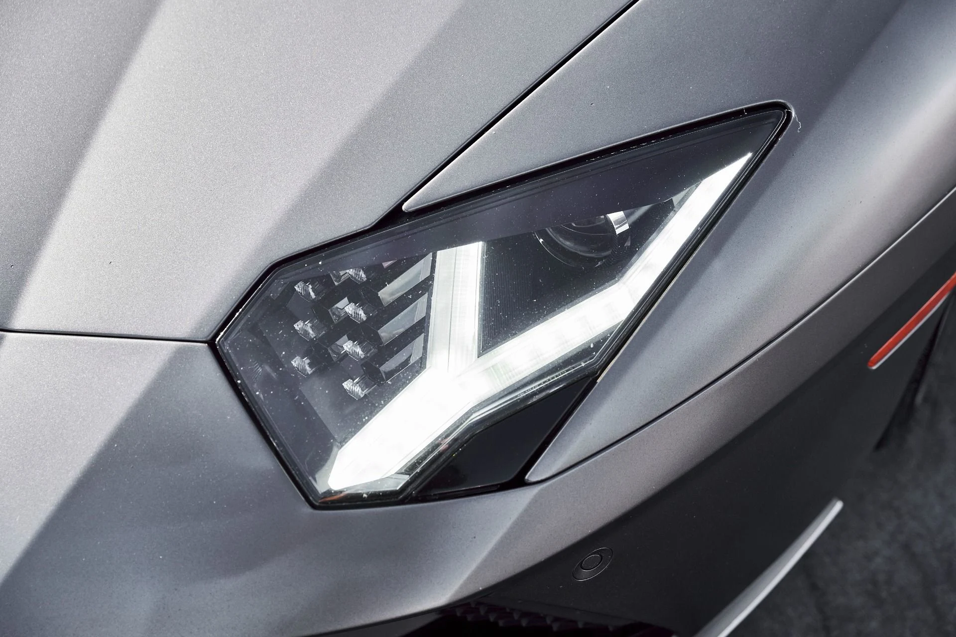 mph012_4156313157_Used_2018_Lamborghini_Aventador_S_Base_1773191787_d0e29eaf46