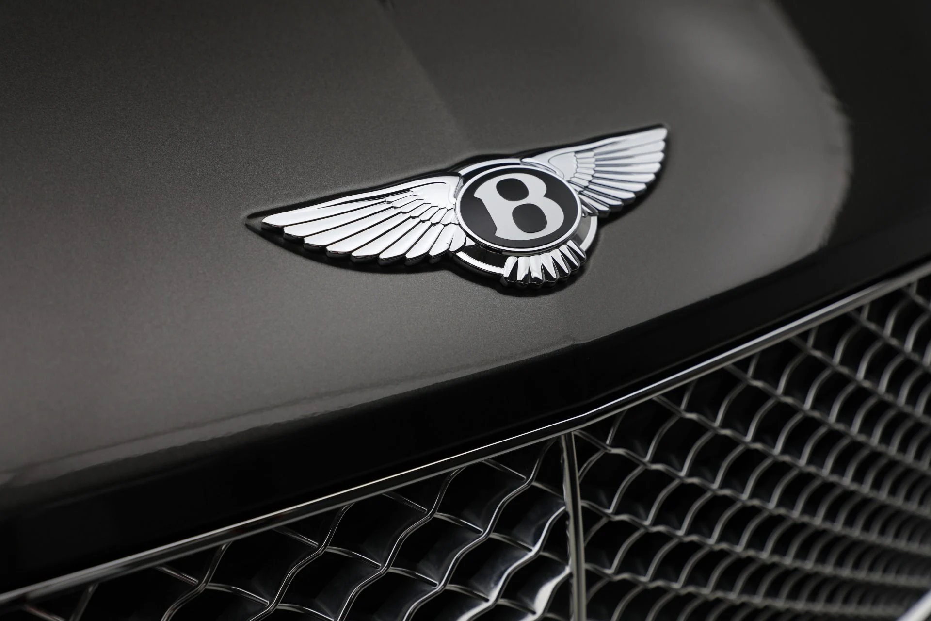 mph012_4158581001_Used_2021_Bentley_Bentayga_First_Edition_V8_1760803209_113ef4423e