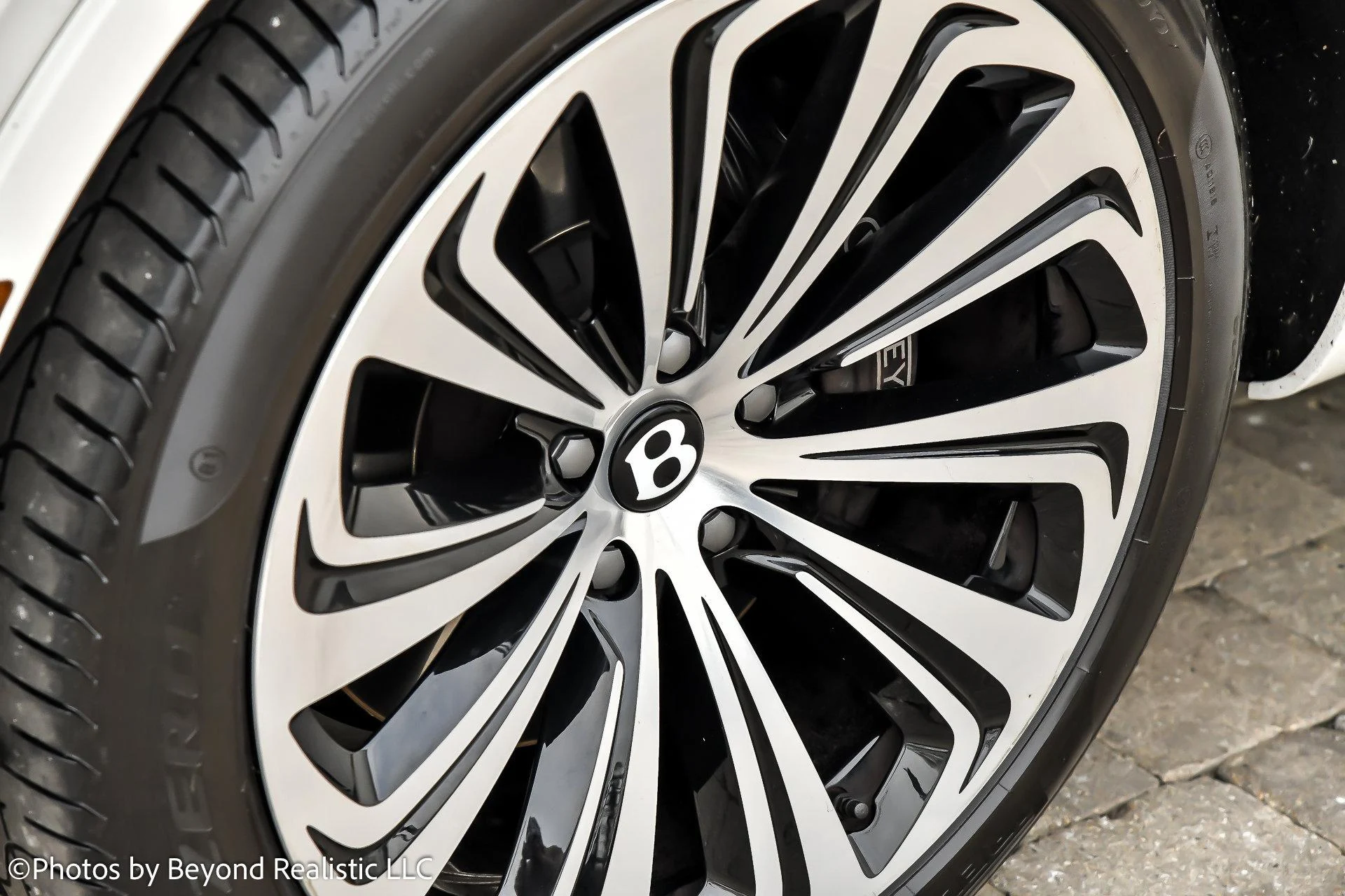 mph012_4162221460_Used_2022_Bentley_Bentayga_V8_1754381246_faef33ad6c