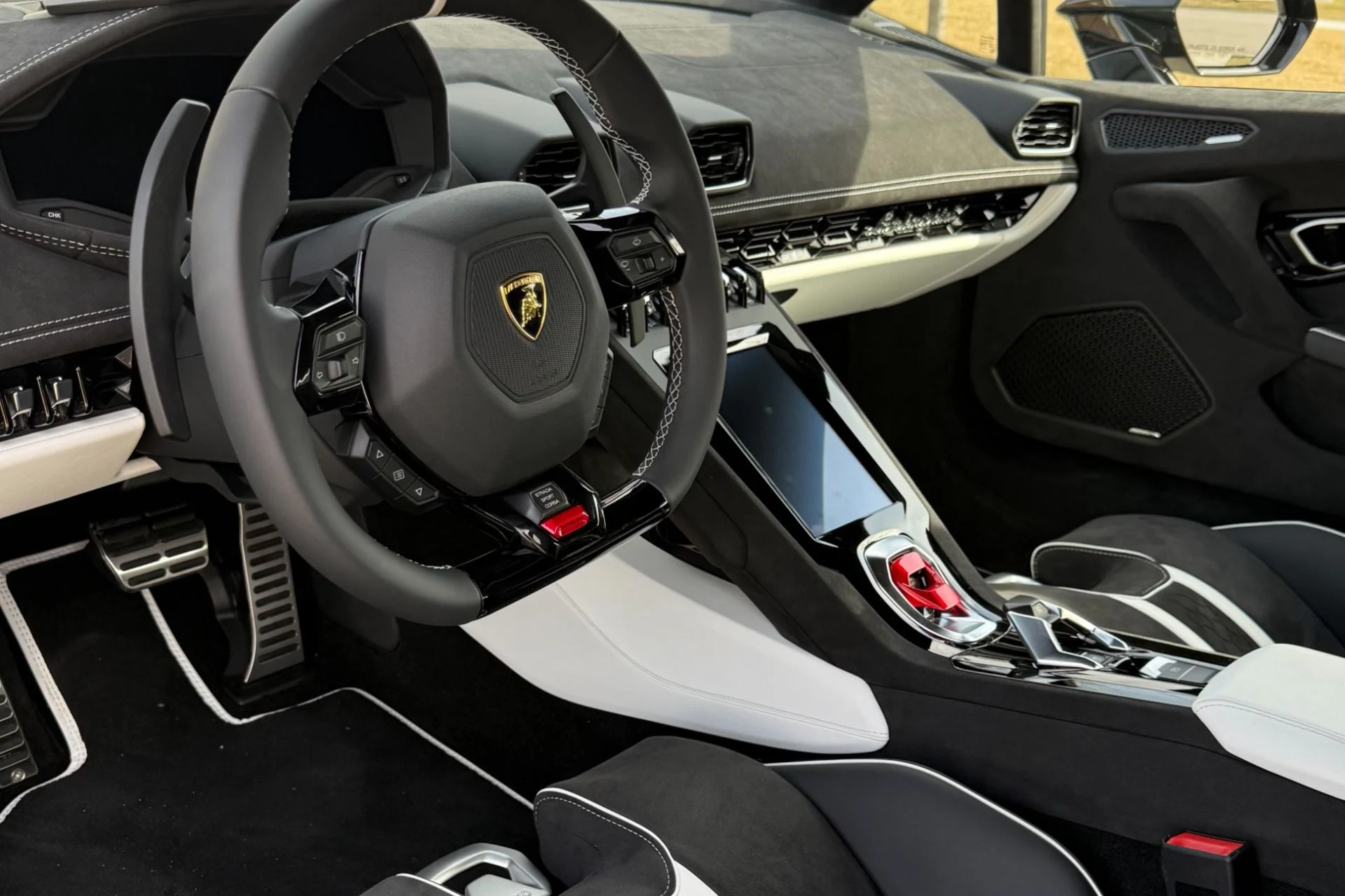 mph012_4171803545_Used_2024_Lamborghini_Huracan_Tecnica_1749685909_1a13df78bc