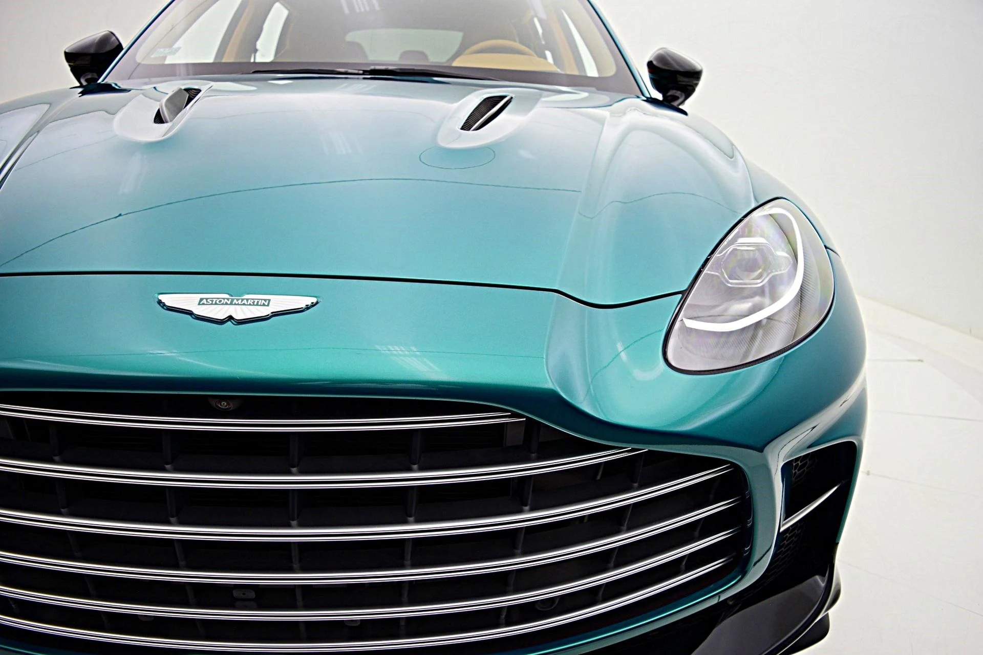 mph012_4175787465_New_2025_Aston_Martin_DBX_707_8de1d71b72