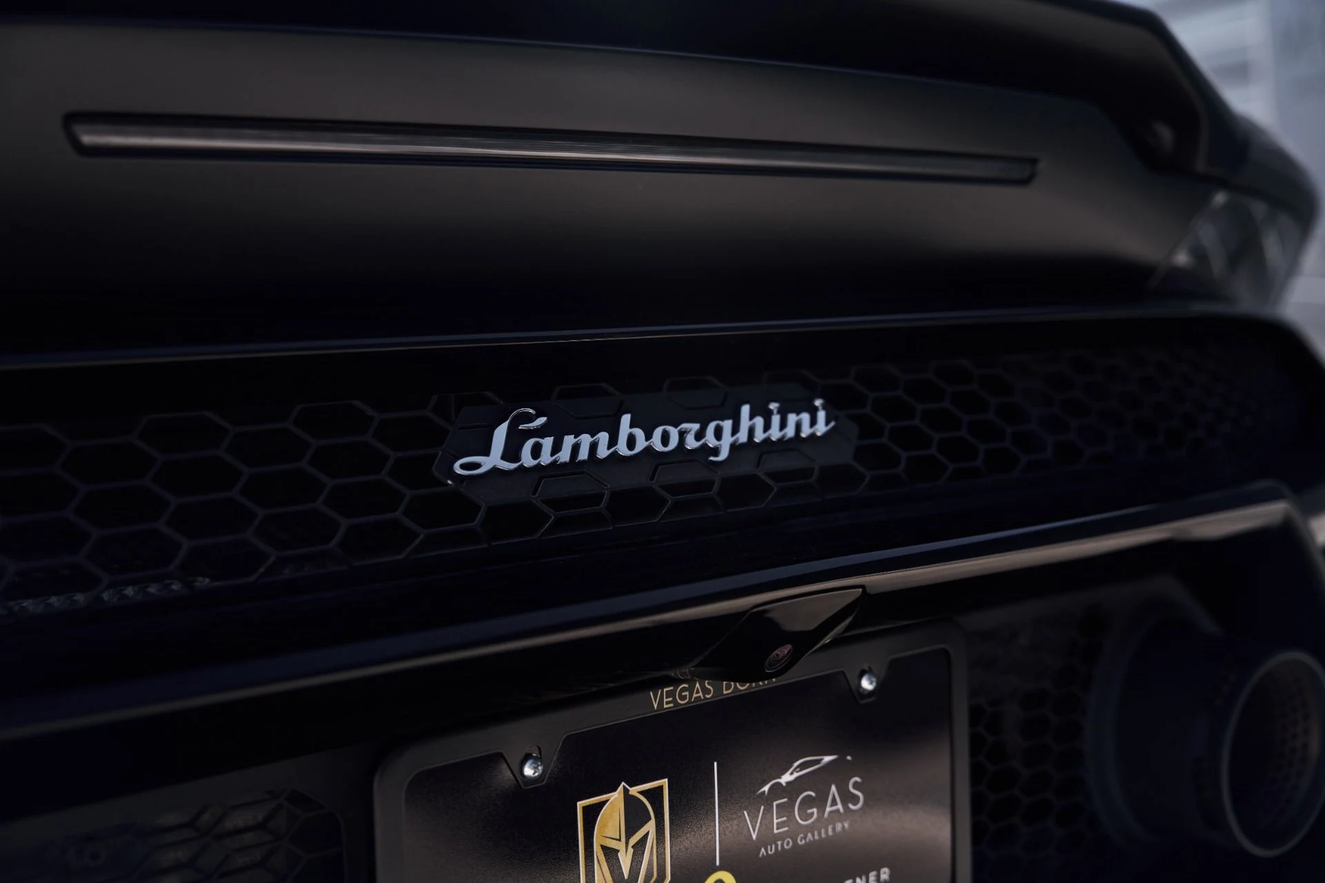 mph012_4176302789_Used_2022_Lamborghini_Huracan_EVO_Base_1792542181_1e2e8eaa0a