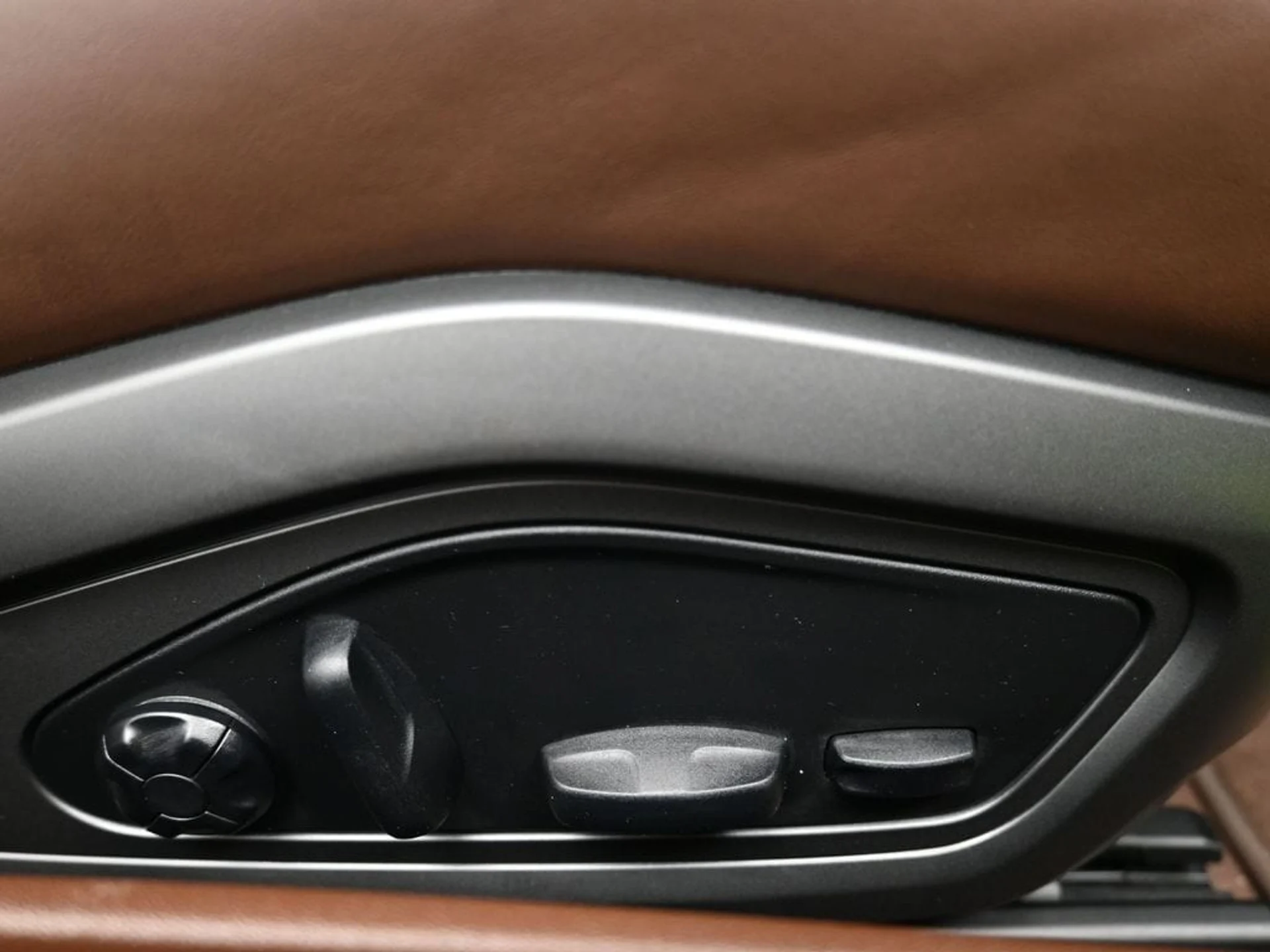 mph012_4180896948_ebca800f3e0c1b8670d275a0f4ac9ddex_bad4dbfbb7