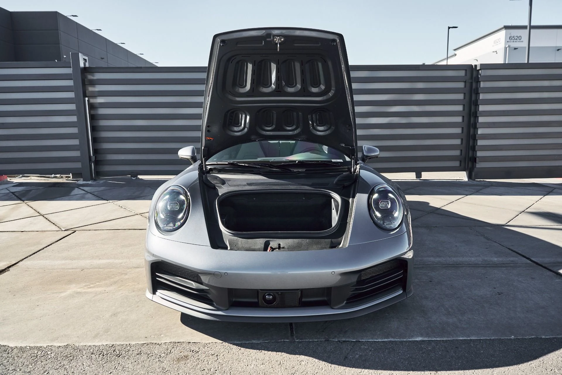 mph012_4185452361_Used_2025_Porsche_911_Carrera_1768012312_e468eaa734