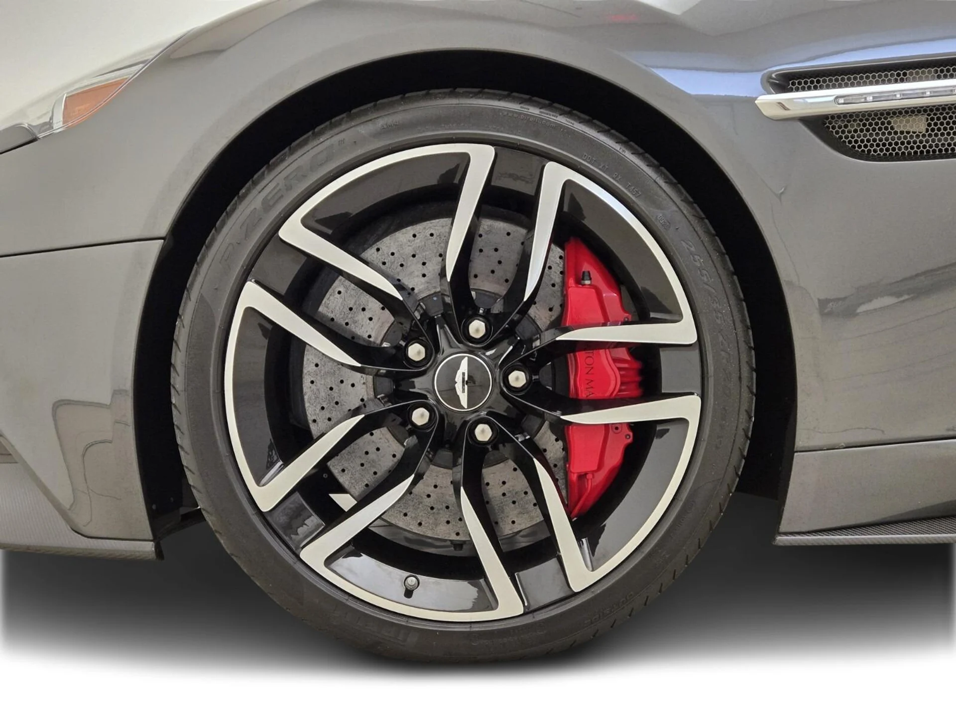mph012_4193714603_Used_2015_Aston_Martin_Vanquish_Volante_1756882936_14357c6318