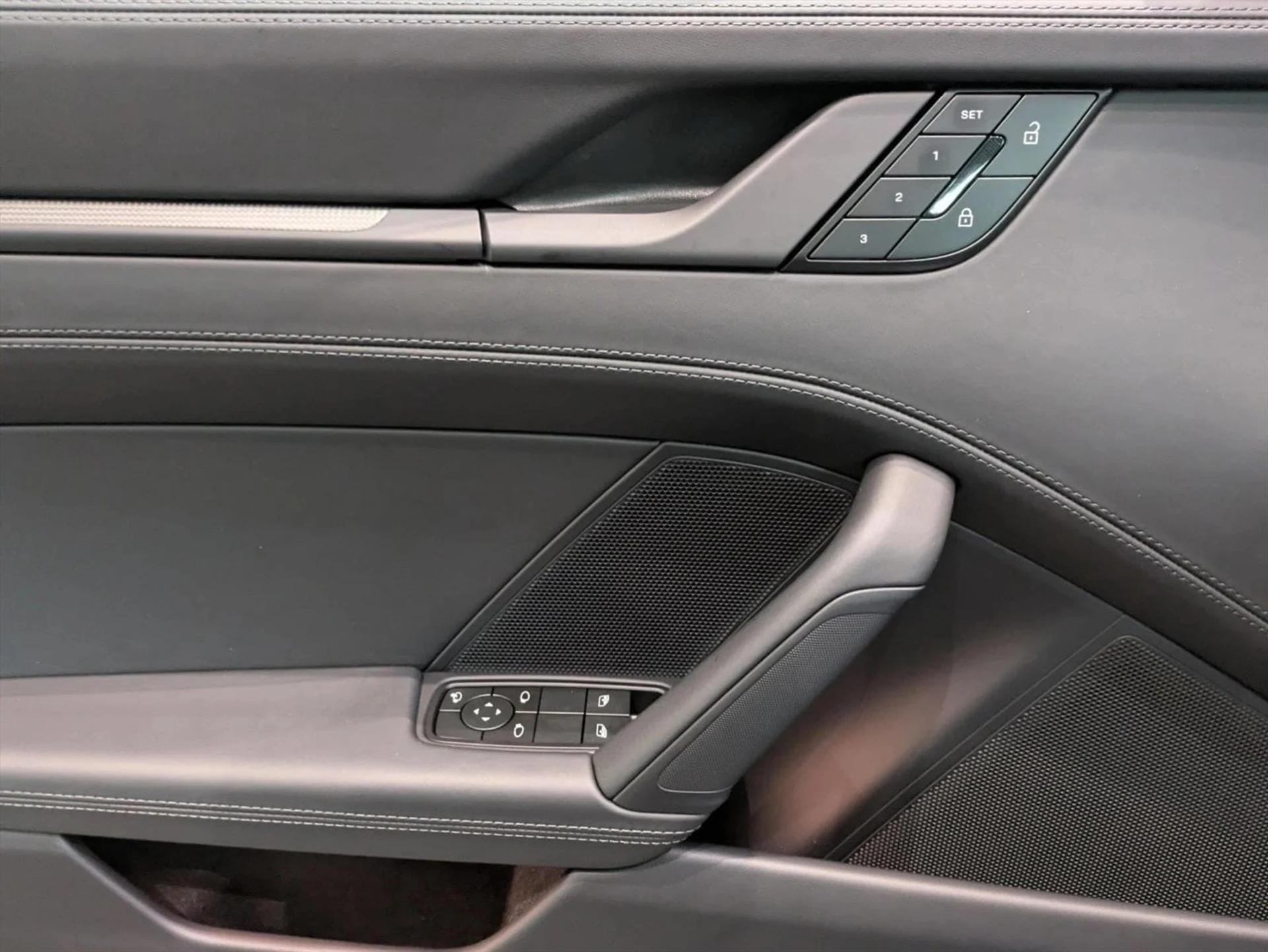 mph012_4195711772_fbf769d8c7cded6681def08acaaa1191x_1cc228faa5