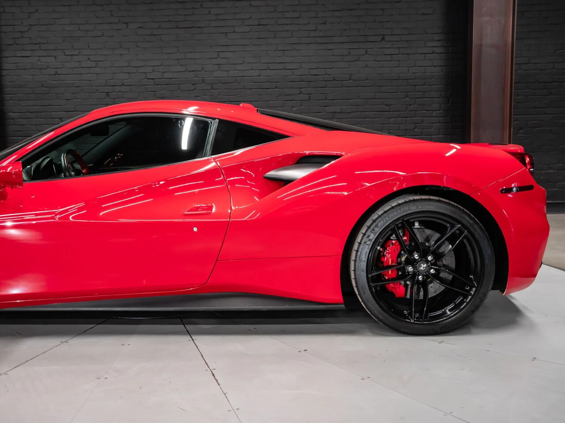 mph012_4196335491_ferrari_488_gtb_2017_118288a95d