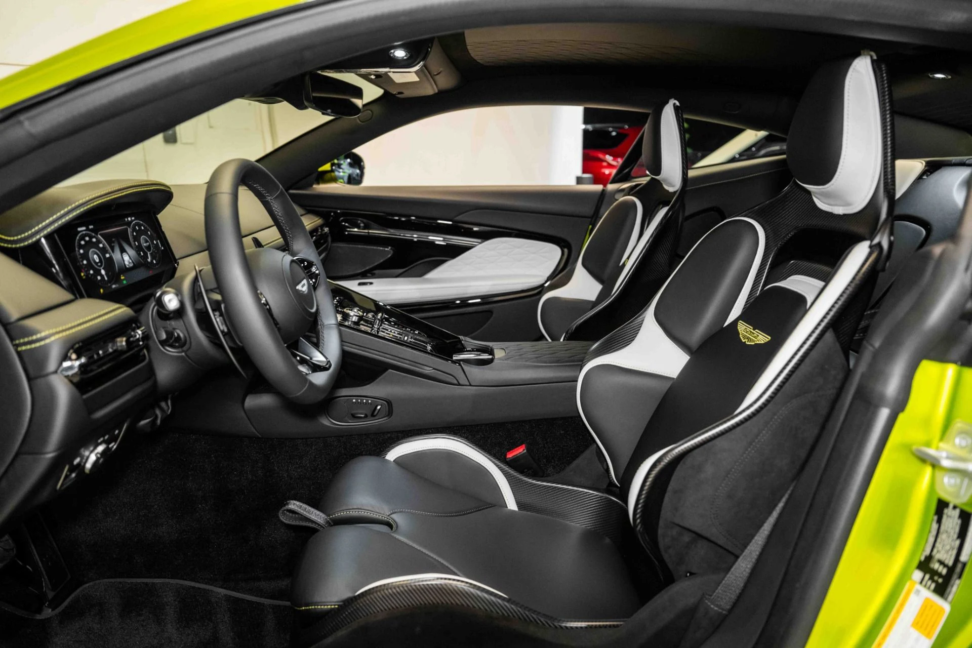 mph012_4209793703_Used_2025_Aston_Martin_DB_12_Coupe_1724764184_29d8ca7547