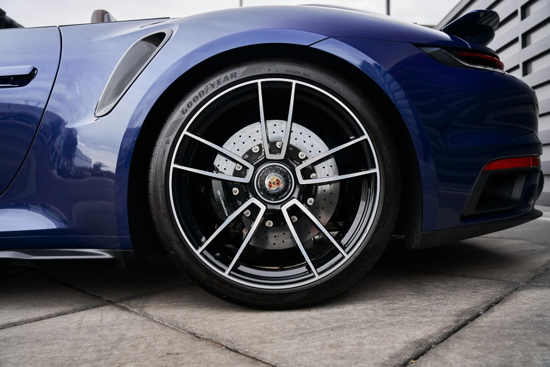 mph012_4212572887_Used_2021_Porsche_911_Turbo_S_1763157431_b887aab3e6