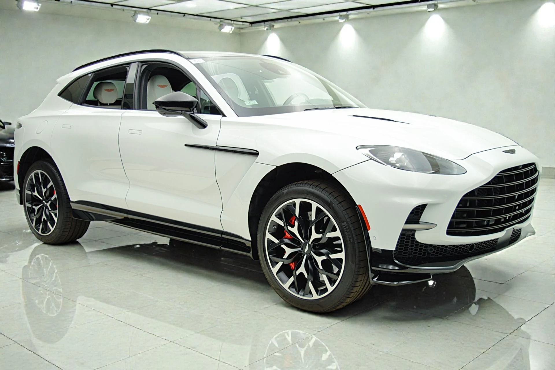 mph012_4213830780_Used_2023_Aston_Martin_DBX_707_66e0ebf9d8