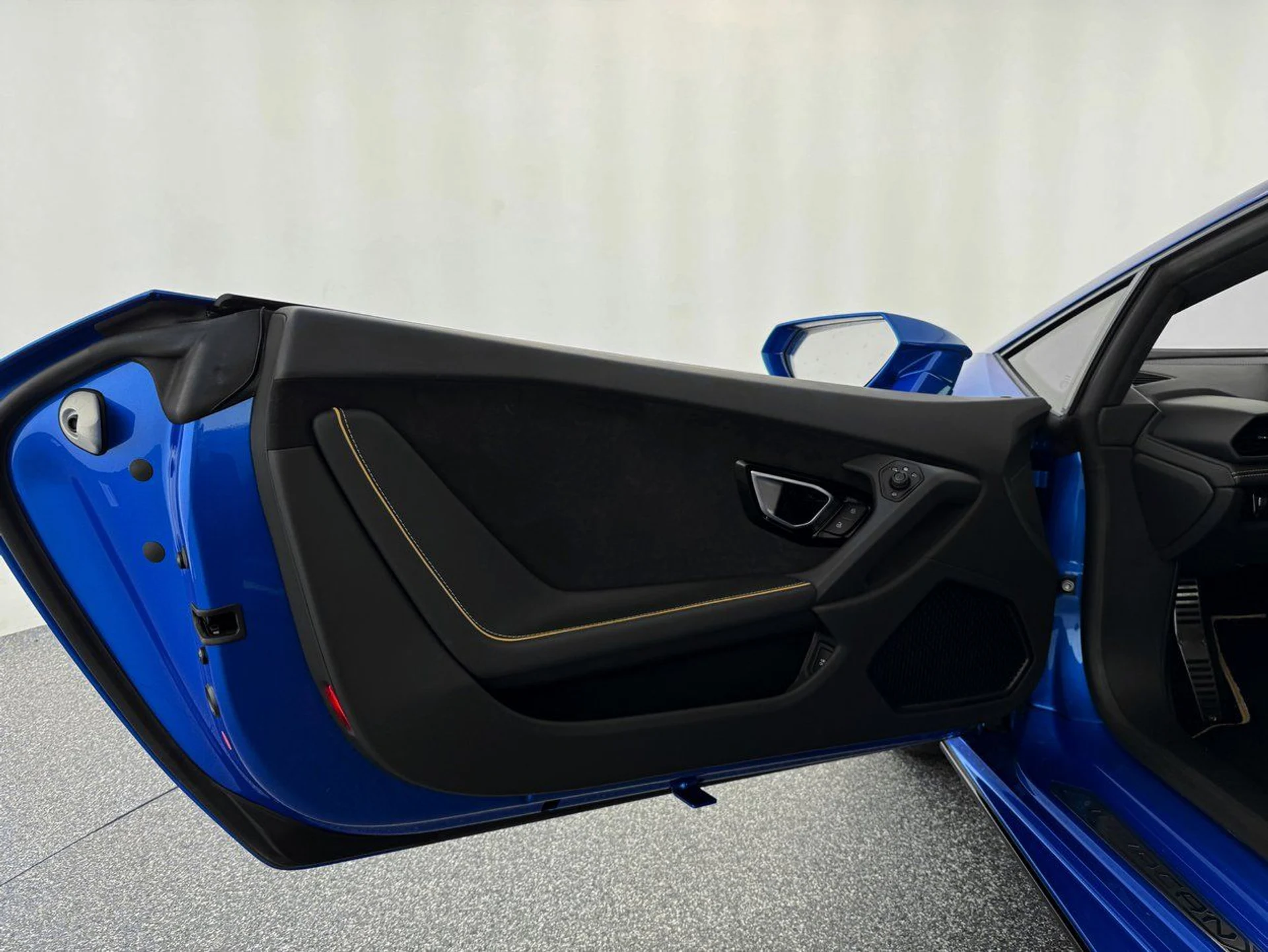 mph012_4214393686_4bd87975cc64f763b16f19c928cd9a3ax_42dff9203c