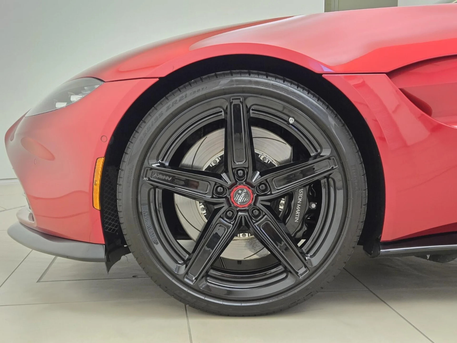 mph012_4218291831_Used_2023_Aston_Martin_Vantage_1784266988_d2810a0e4f