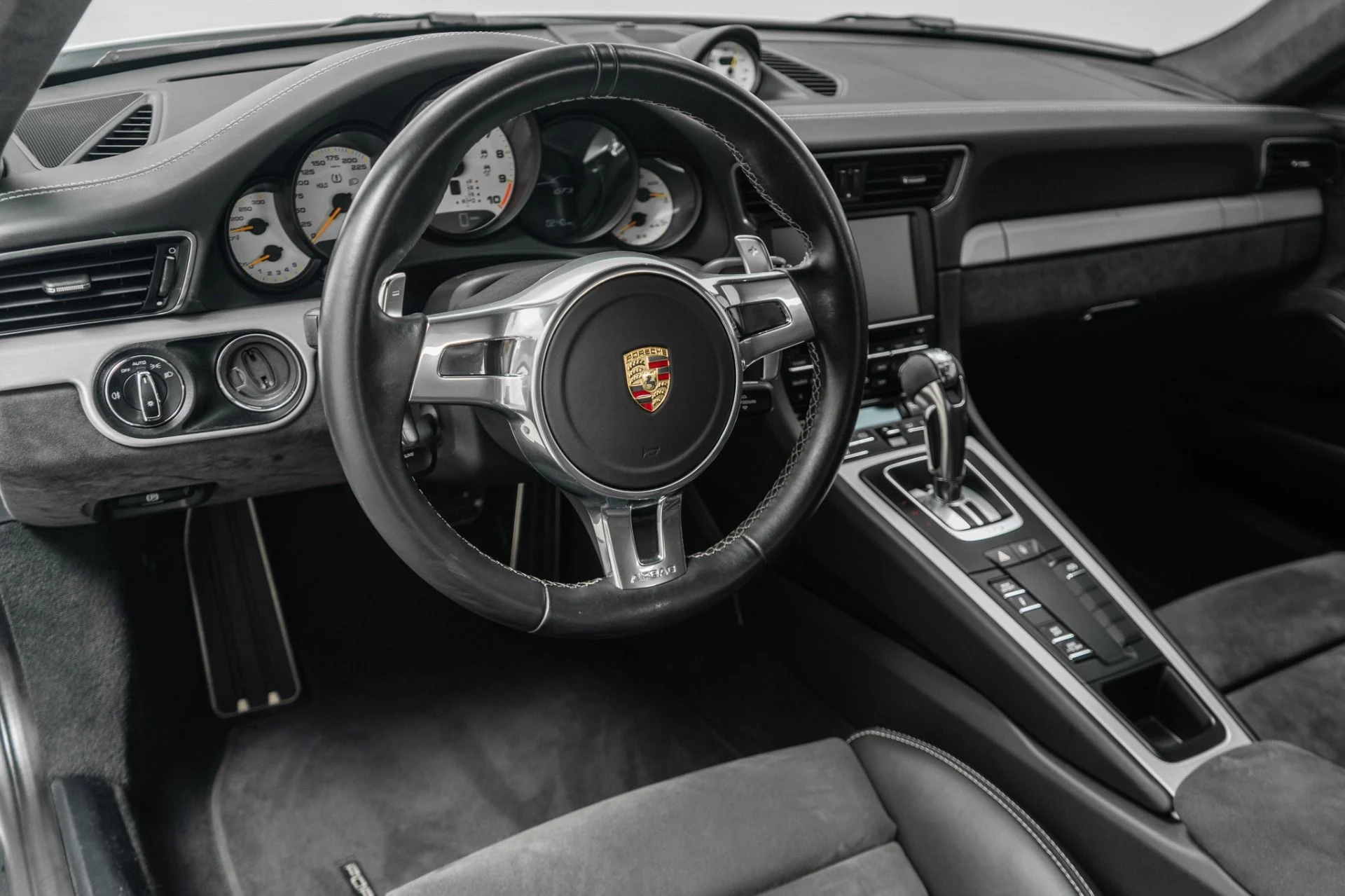 mph012_4223942828_Used_2014_Porsche_911_GT_3_Sport_Chrono_Carbon_Ceramic_Brakes_1784661945_ba06367535
