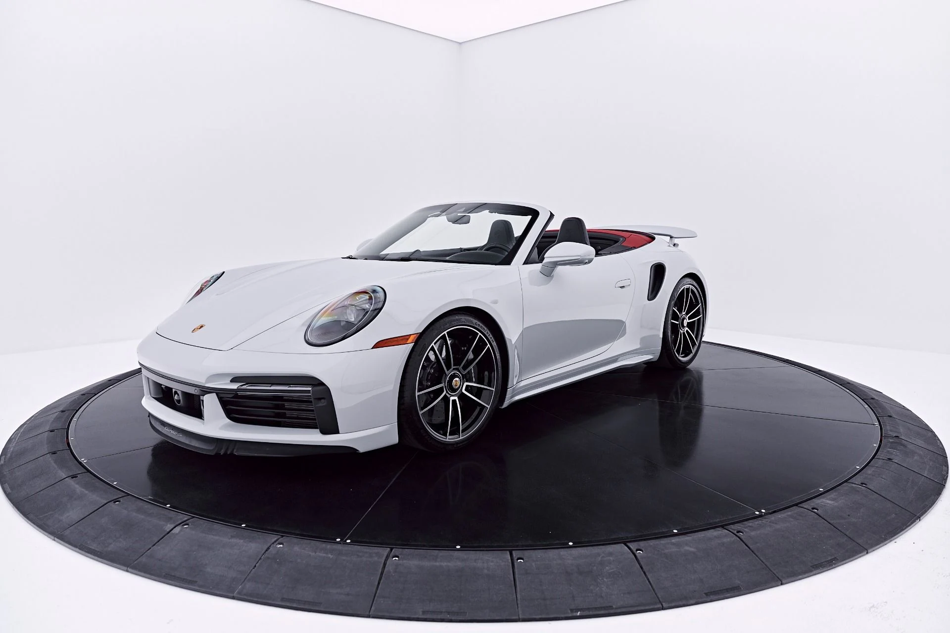 mph012_4225333606_Used_2024_Porsche_911_Turbo_S_1782870632_15ce495747