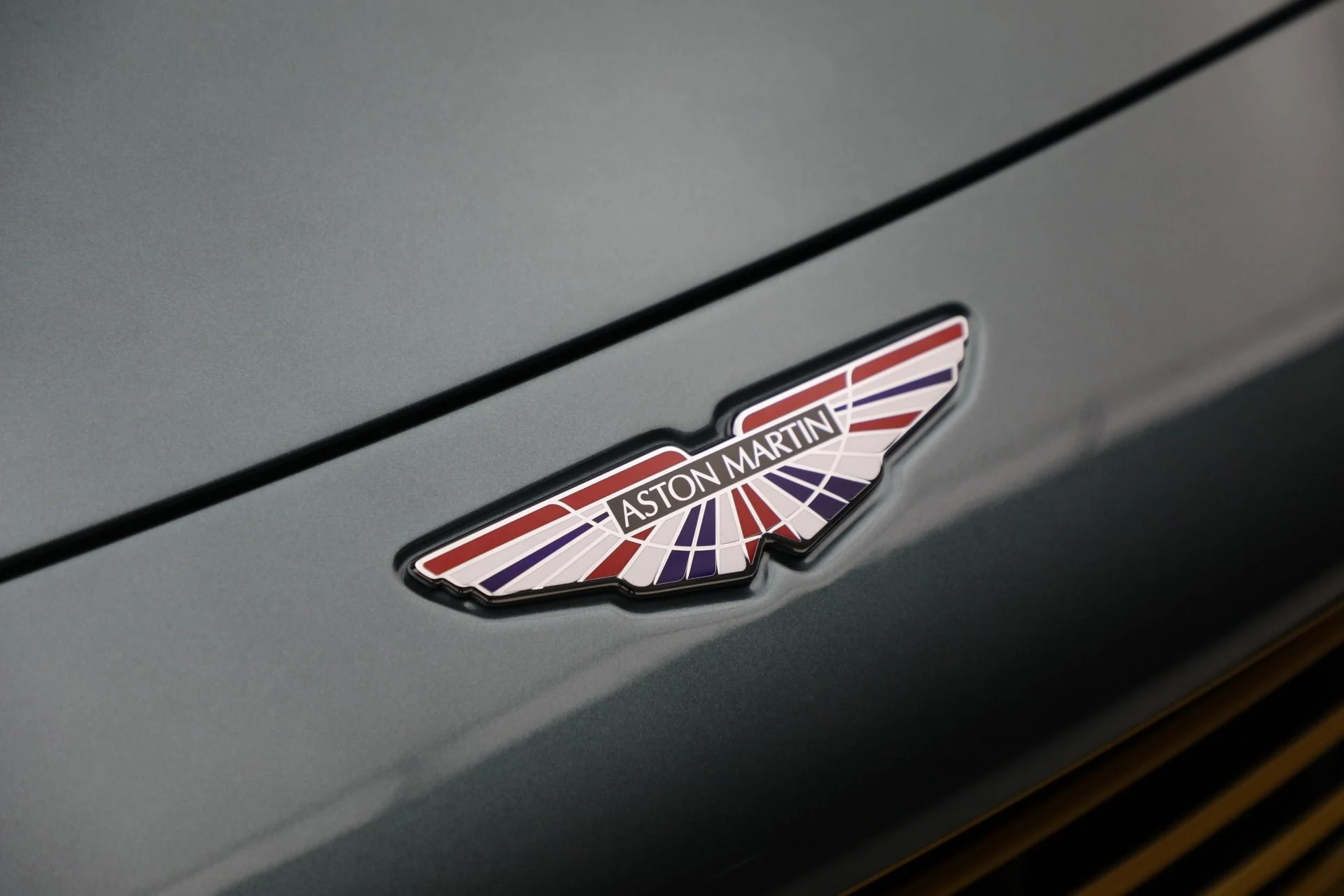 mph012_4234918752_Used_2023_Aston_Martin_Vantage_V12_5acf02cf19