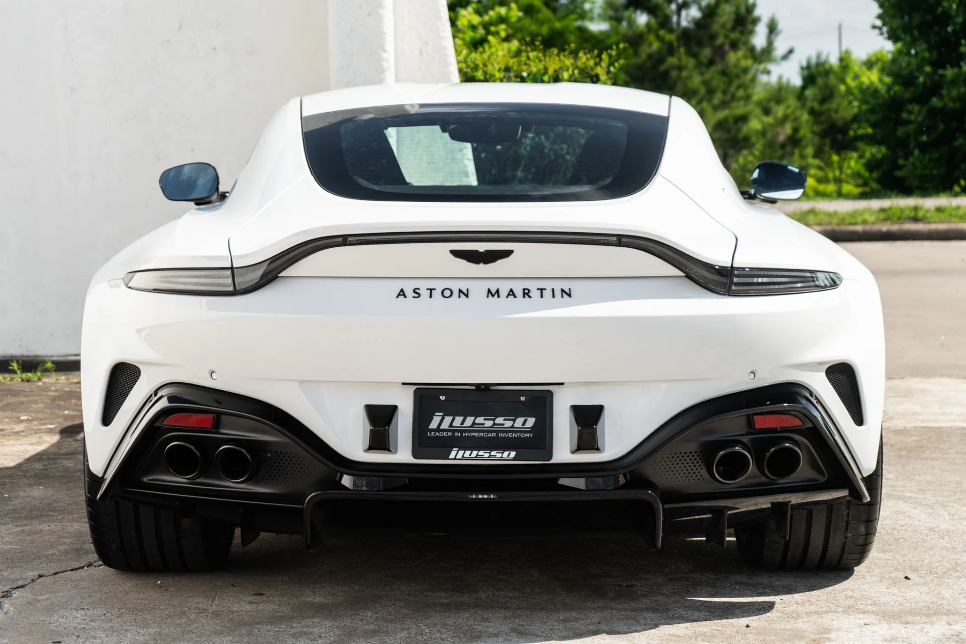 mph012_4235415993_Used_2025_Aston_Martin_Vantage_1778624403_fe7fbe35fd