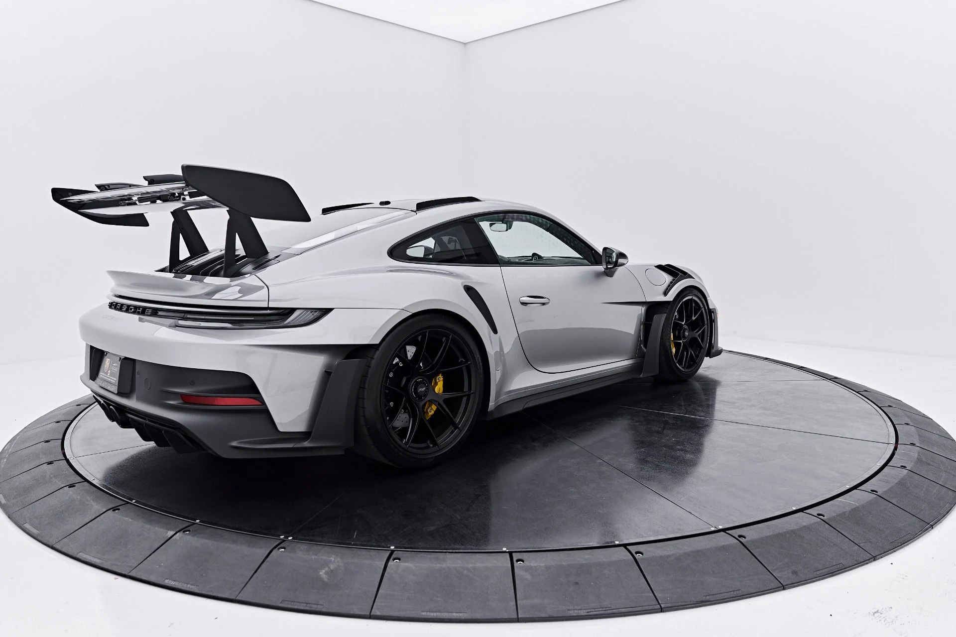 mph012_4236545686_Used_2024_Porsche_911_GT_3_RS_1789624391_a33ddea5f3