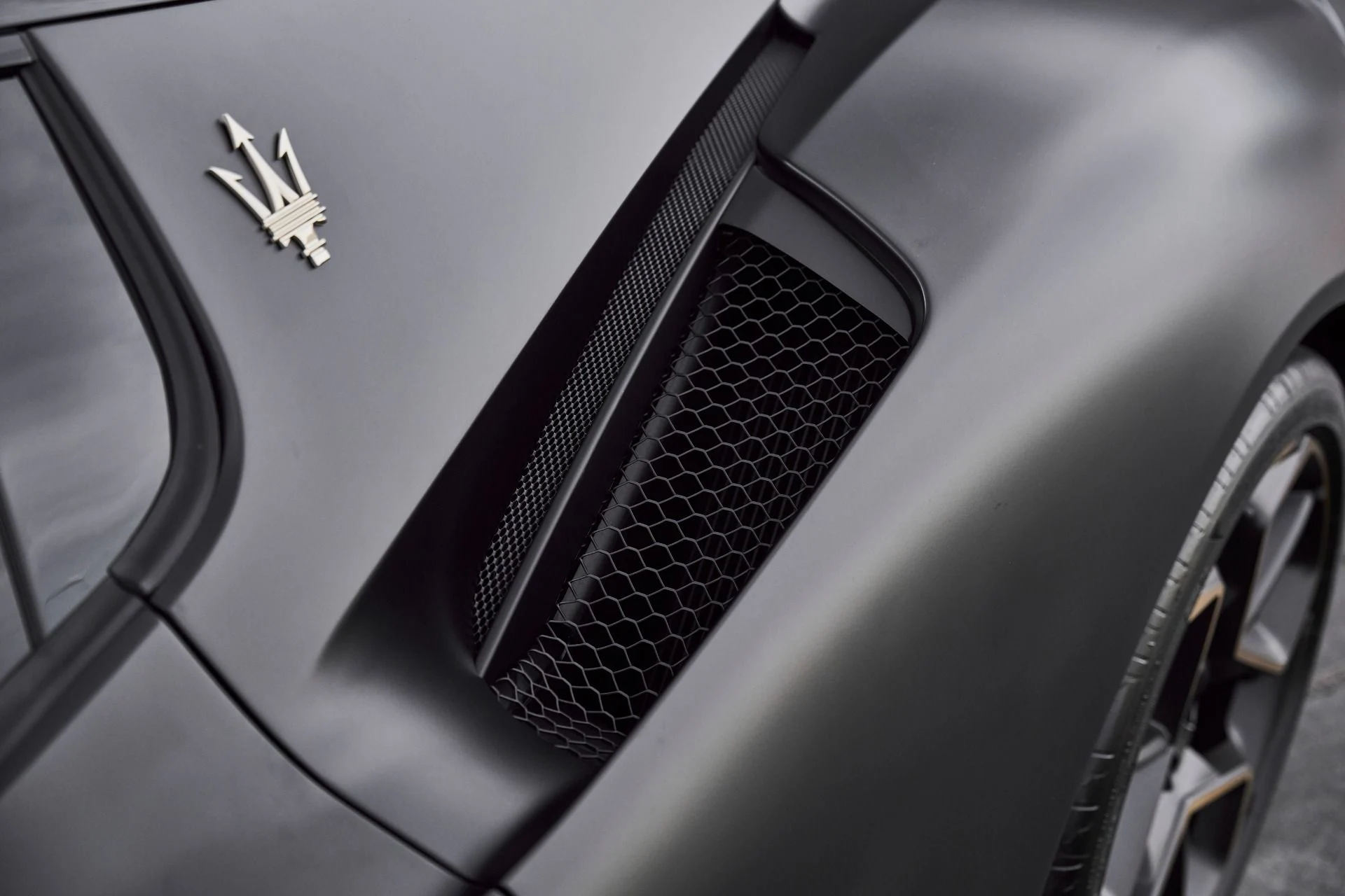 mph012_4237286812_Used_2024_Maserati_MC_20_Base_1772679301_a276d4e306