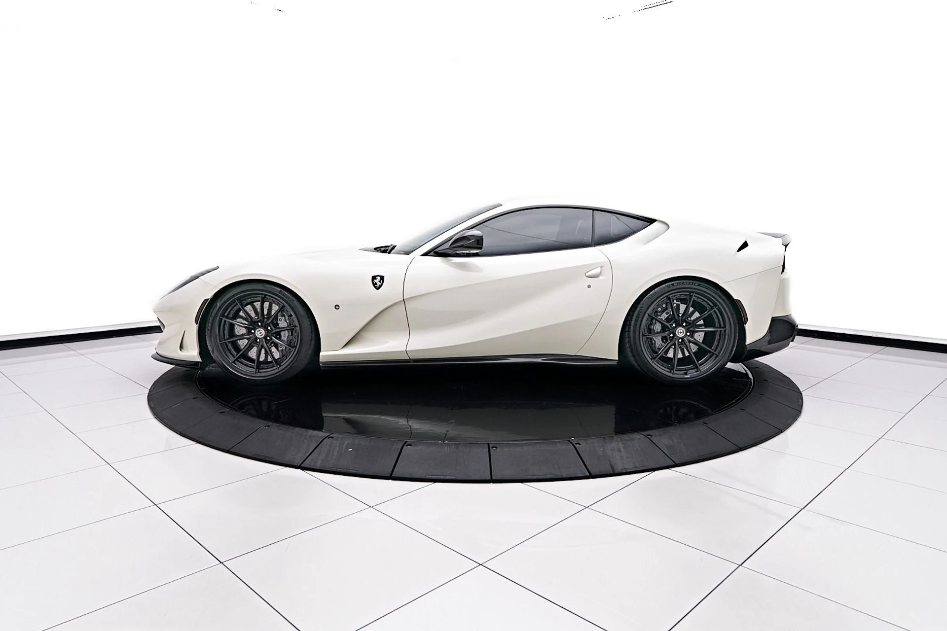 mph012_4252667551_Used_2019_Ferrari_812_Superfast_Base_1744648507_9a0b8273e8