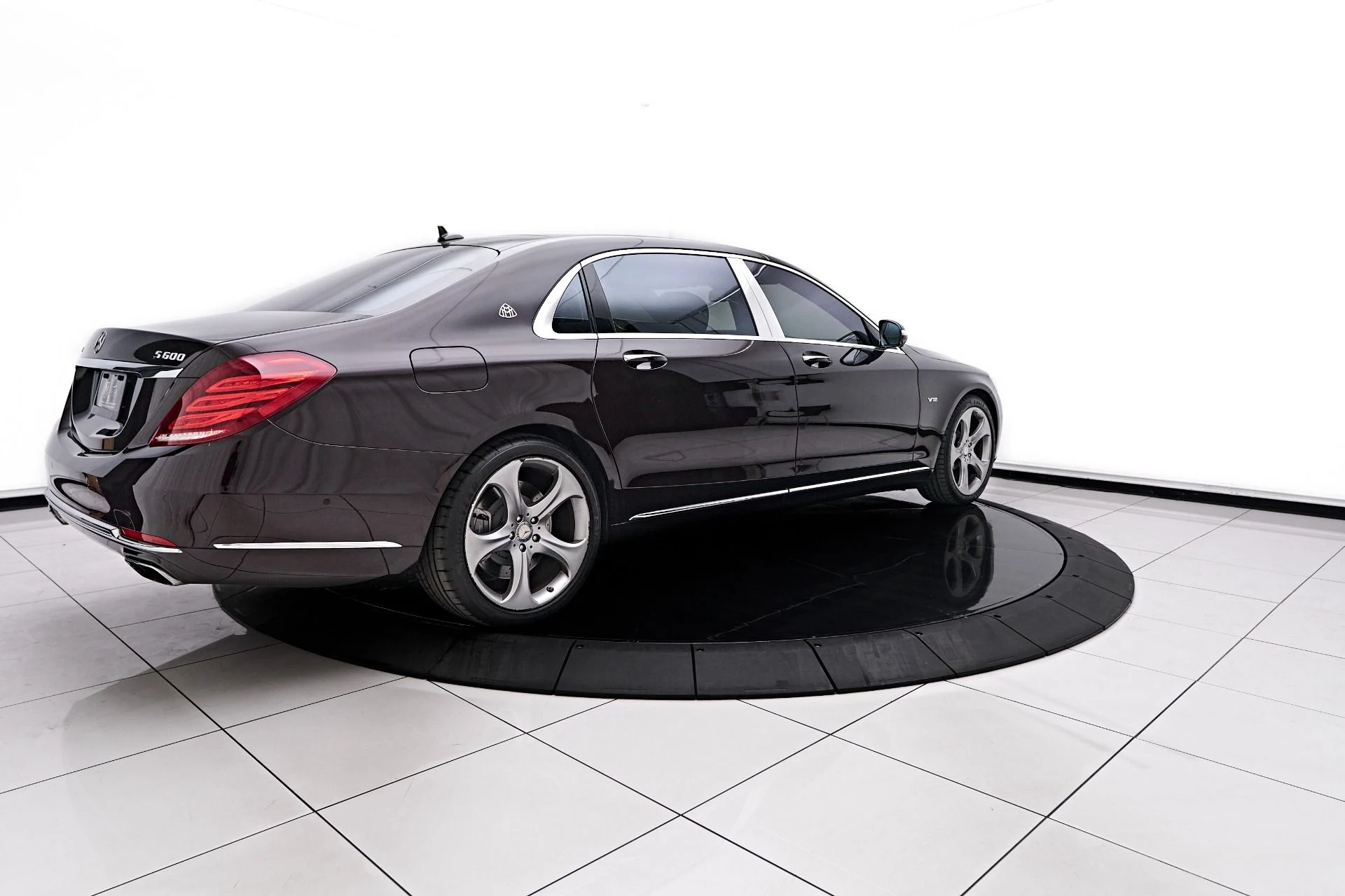 mph012_4257126819_Used_2016_Mercedes_Benz_S_Class_Maybach_S_600_1758850303_67dc7ba027