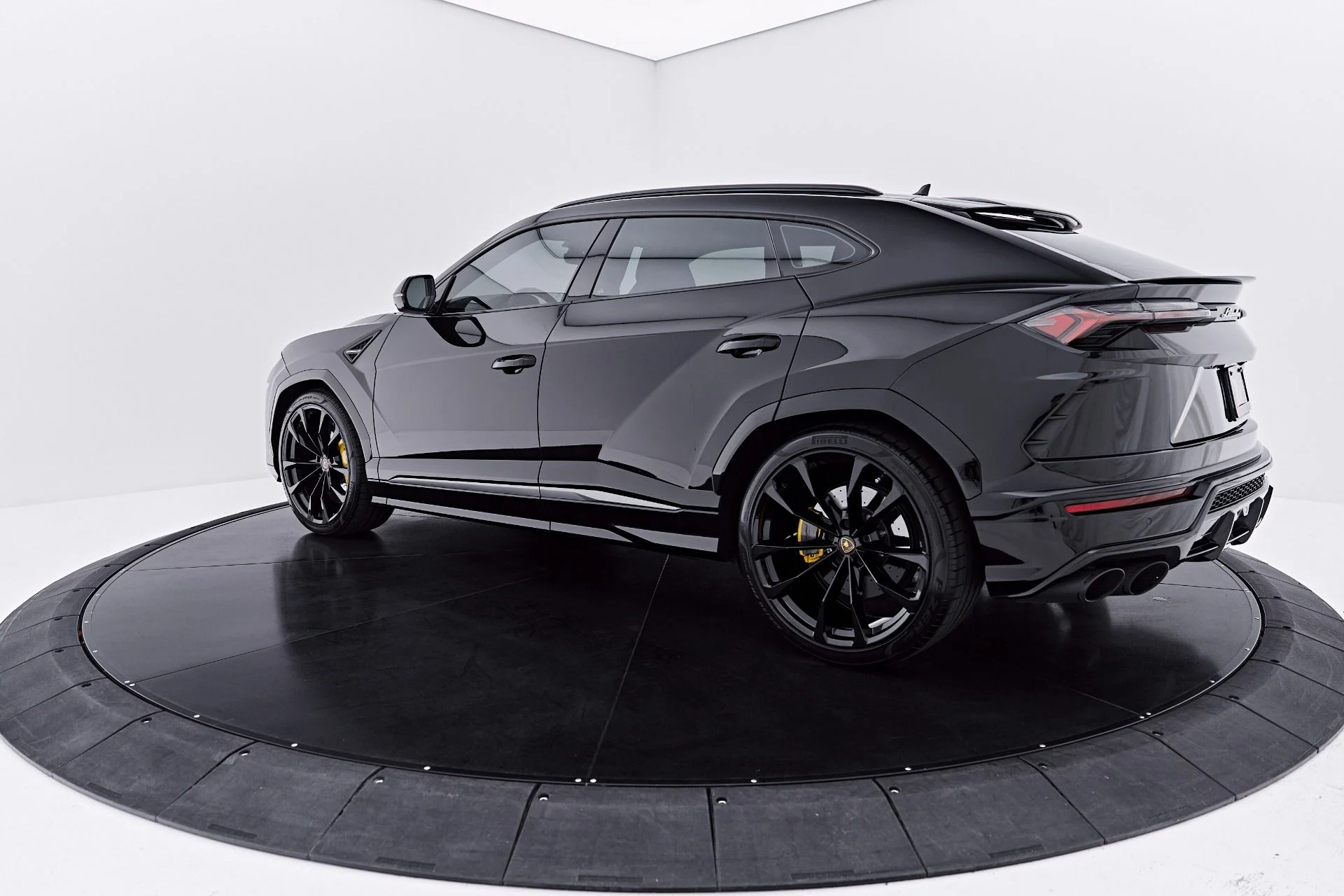 mph012_425940933_Used_2022_Lamborghini_Urus_Base_1785209654_59dfbc8f15