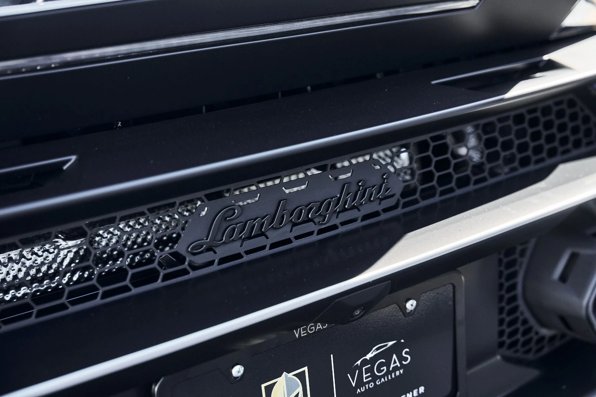 mph012_425996862_Used_2023_Lamborghini_Huracan_Tecnica_Base_1774403139_56d2f80272