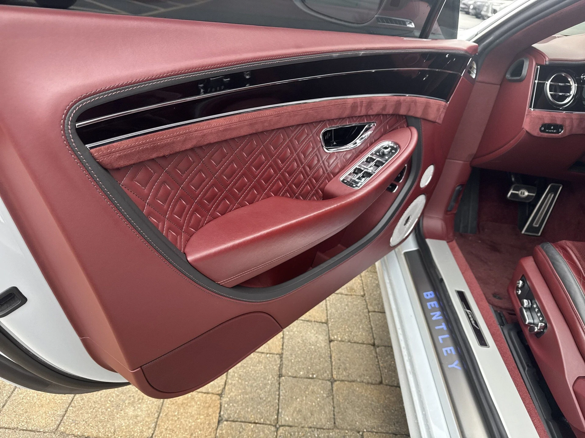 mph012_4260790424_6a60f742100a8958081bf863ef3aaab8x_24ea5ac3ab