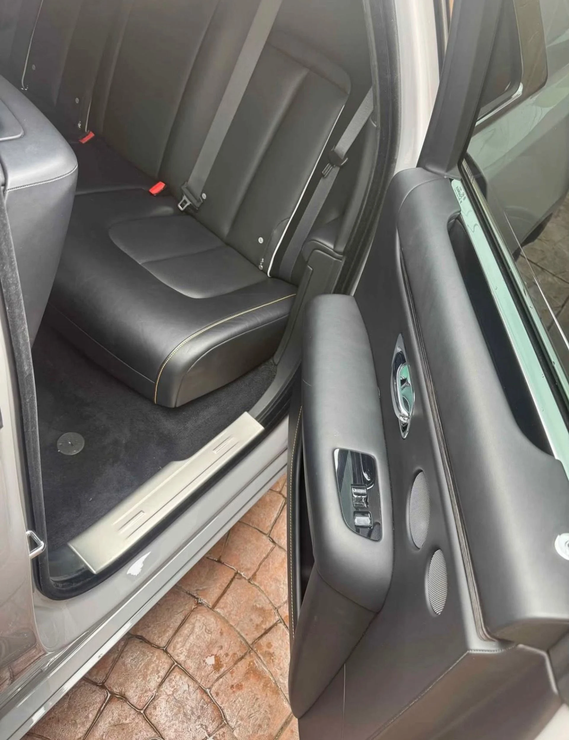 mph012_427478242_Used_2022_Rolls_Royce_Ghost_1753300266_77f090b53f