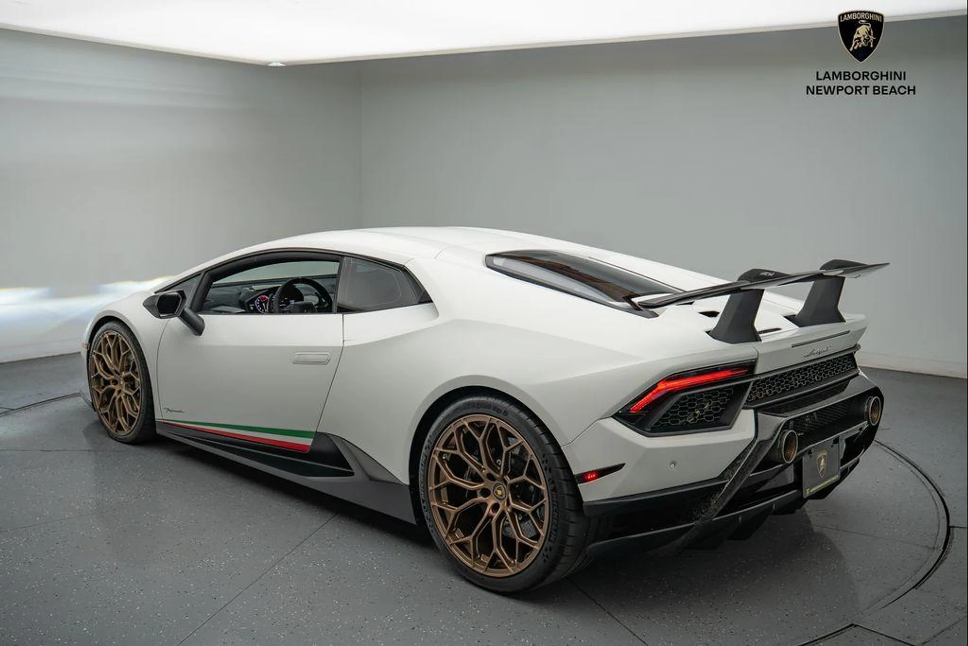 mph012_4274973601_54pic_DR_7_Lb_Gsxe_P02_DW_Us7ba_B88_5265a0c12f