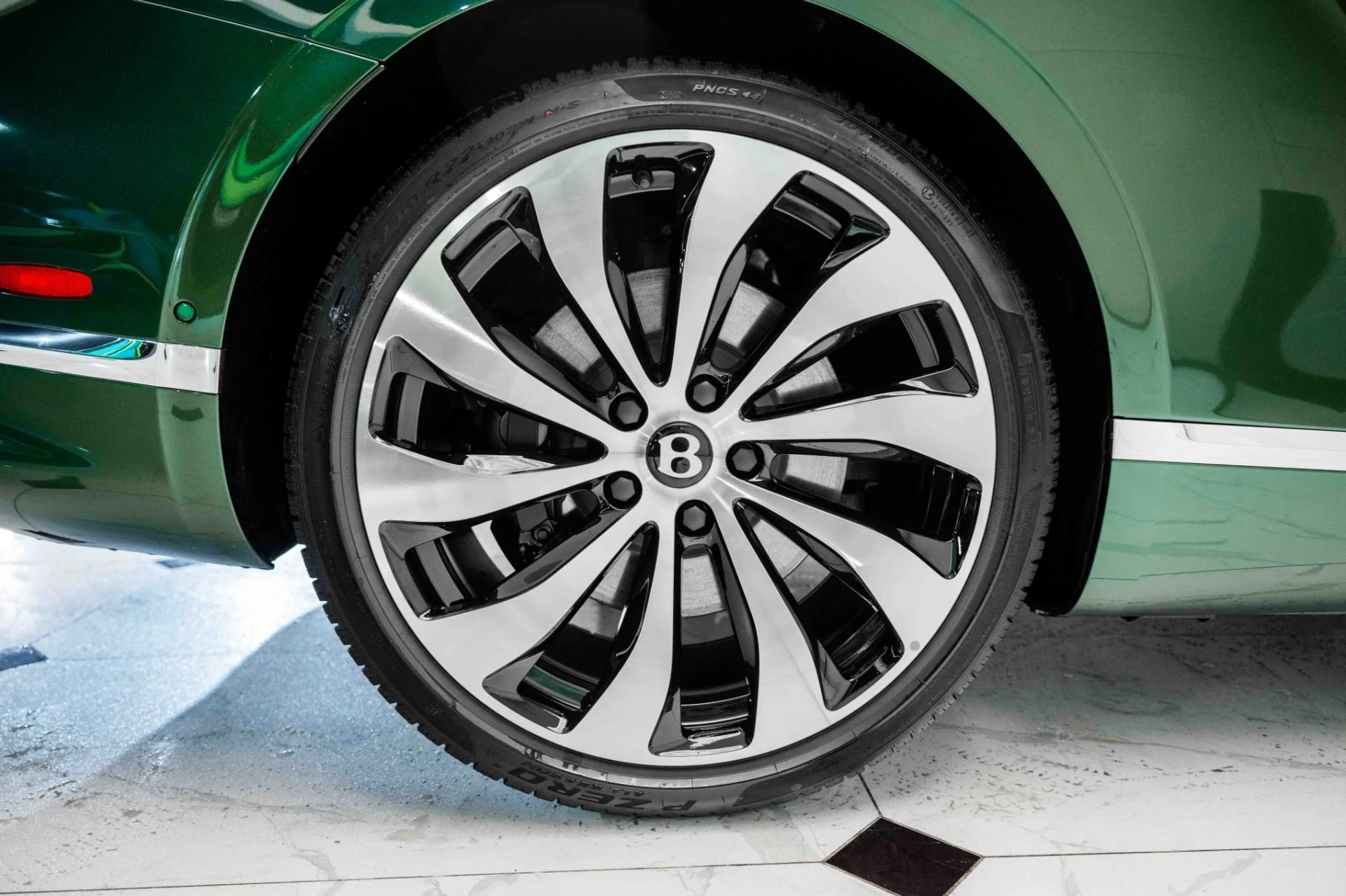 mph012_4280617430_Used_2024_Bentley_CONTINENTAL_GTC_Azure_V8_1705167241_9f1ceaffab