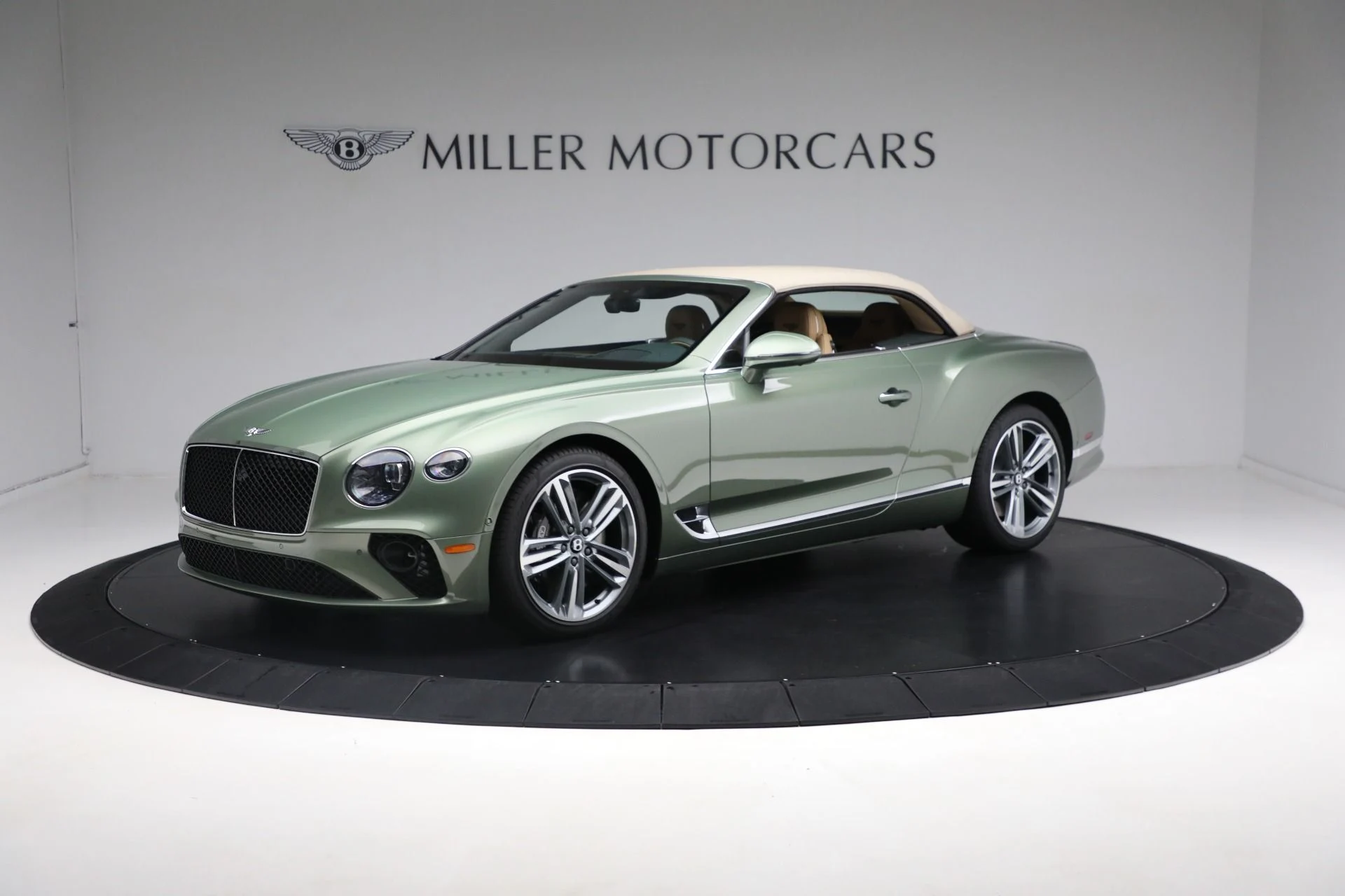 mph012_428103730_New_2024_Bentley_Continental_GTC_V8_e7279c8c1d