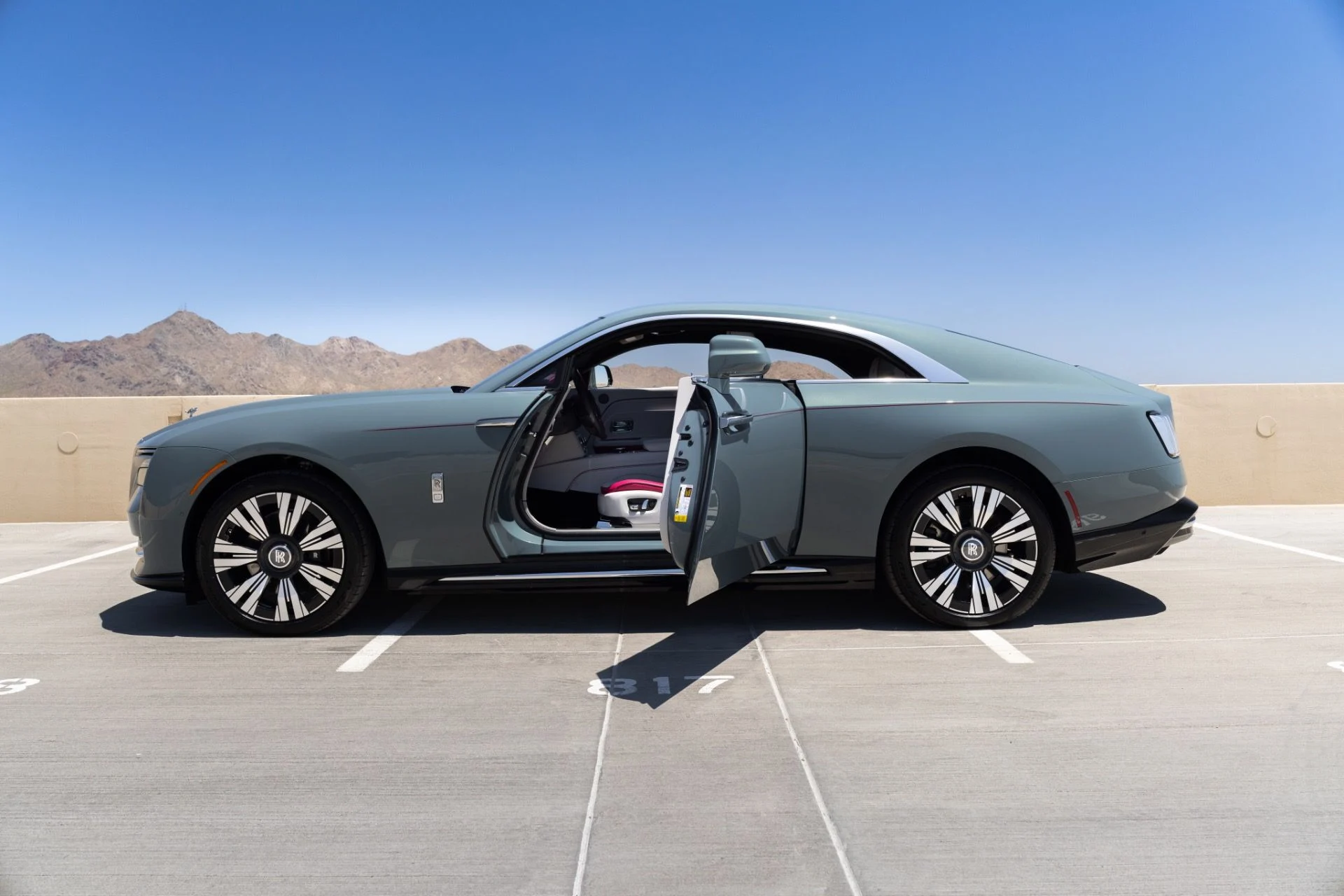 mph012_4286177959_Used_2024_Rolls_Royce_Spectre_1778197946_95a4459bf5