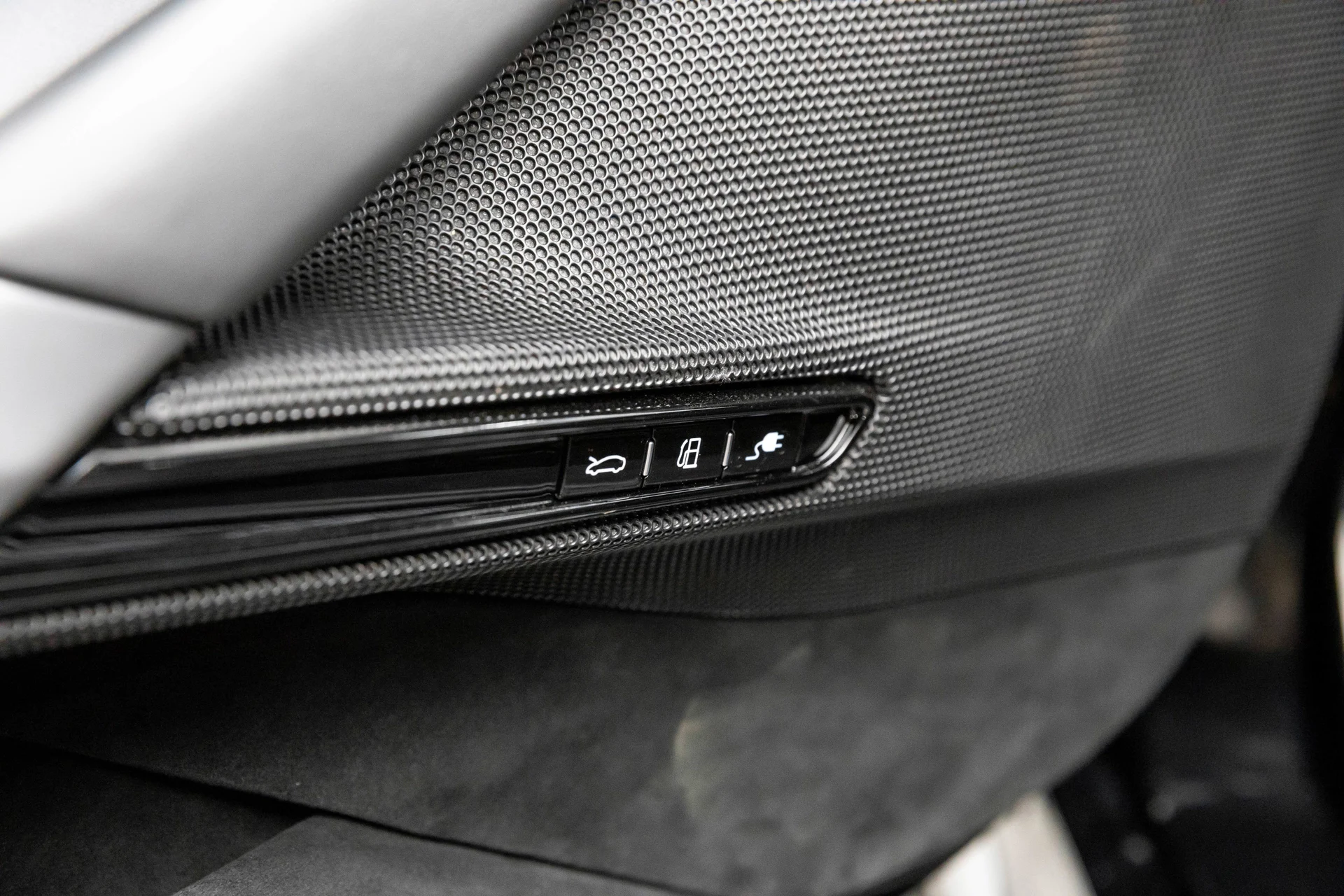 mph012_429029351_cbf80c557d8f466db9d7f5be61b86dc3_8021e6166e