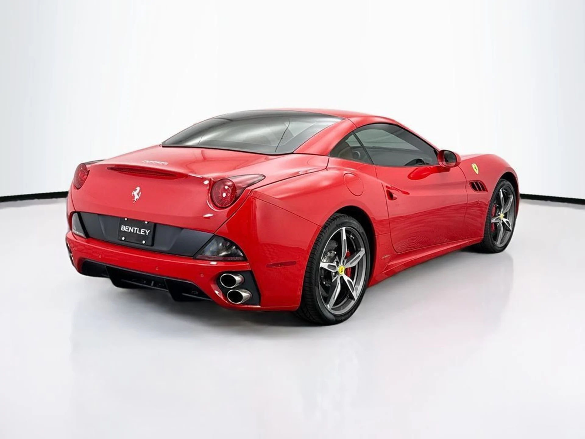 mph012_431381259_used_2014_ferrari_california_2drconvertible_8119_22996020_13_1024_cc79134b6b