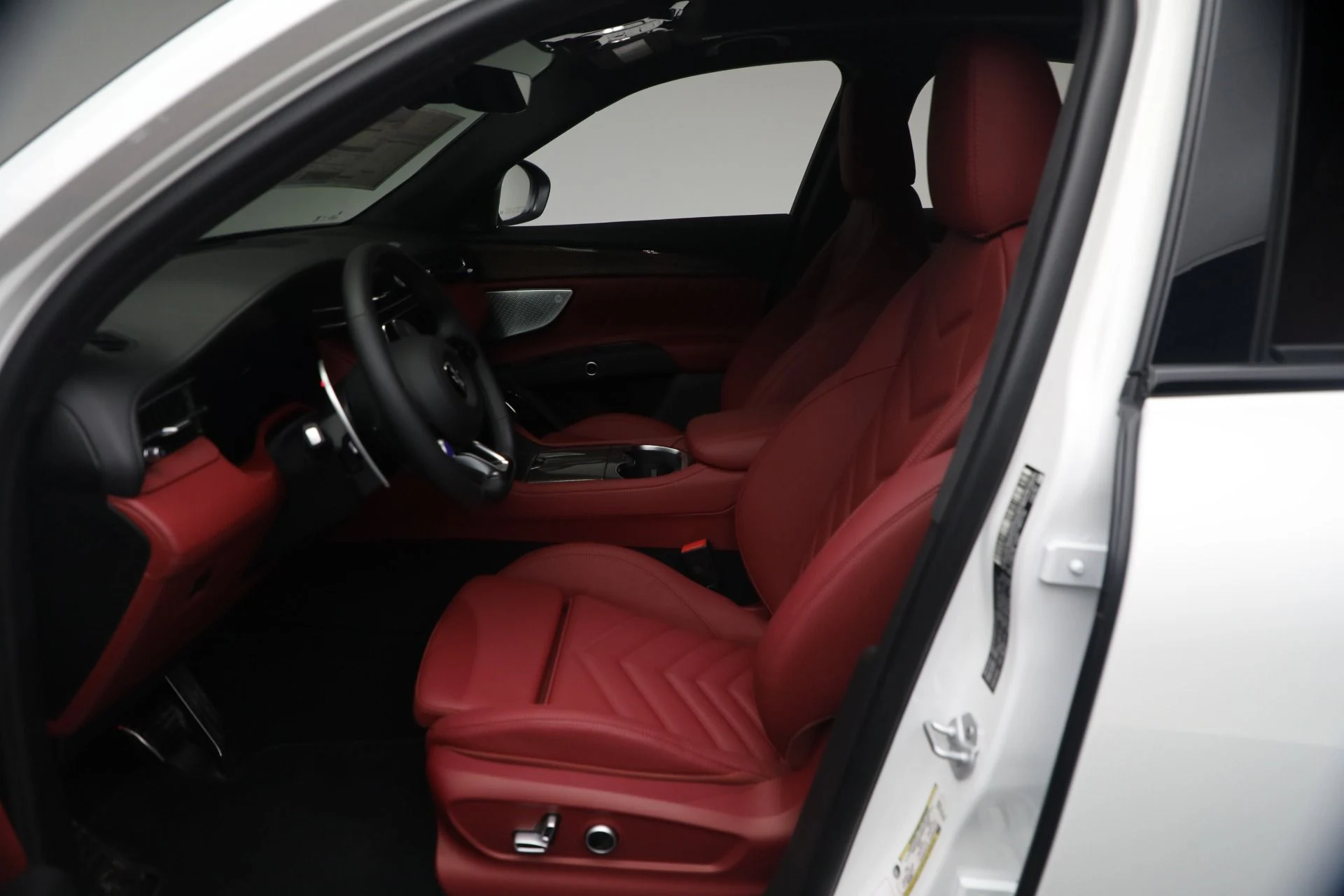 mph012_432194282_New_2026_Maserati_Grecale_Modena_1769722385_4893eb1477