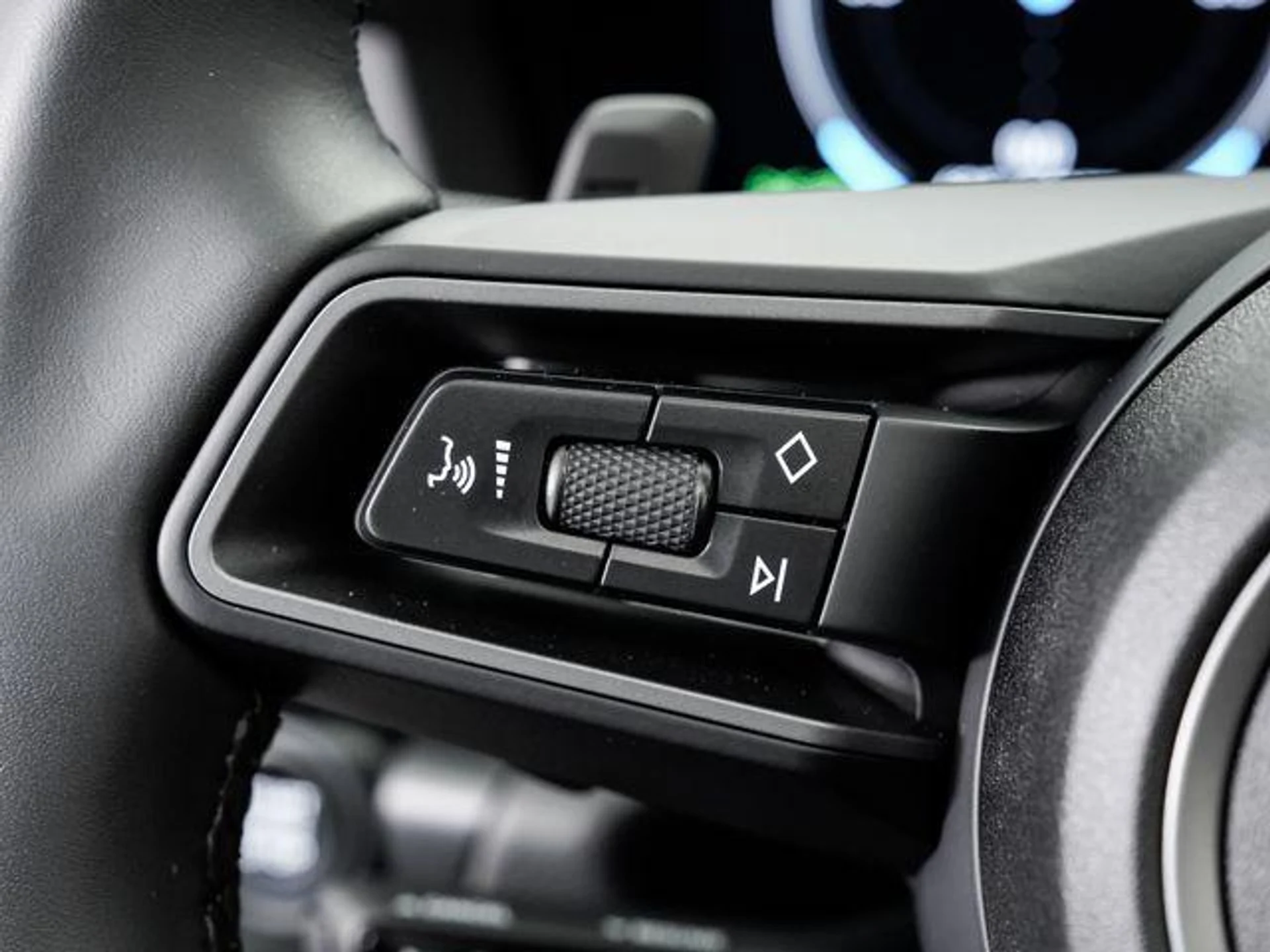 mph012_440857247_sm8_I_HTM_k_R394w9_B7_Ytf_Xa8a_E_98511333d7