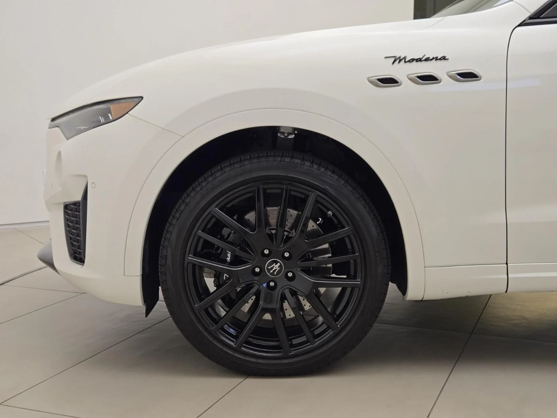 mph012_441522072_Used_2023_Maserati_Levante_Modena_1791870031_8a209081e6