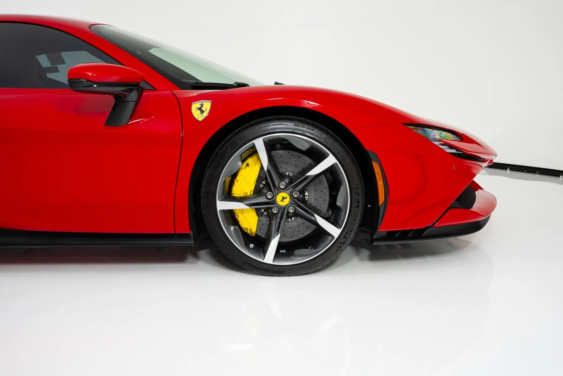 mph012_449772924_Used_2023_Ferrari_SF_90_Stradale_1755717820_4908d1c9fd