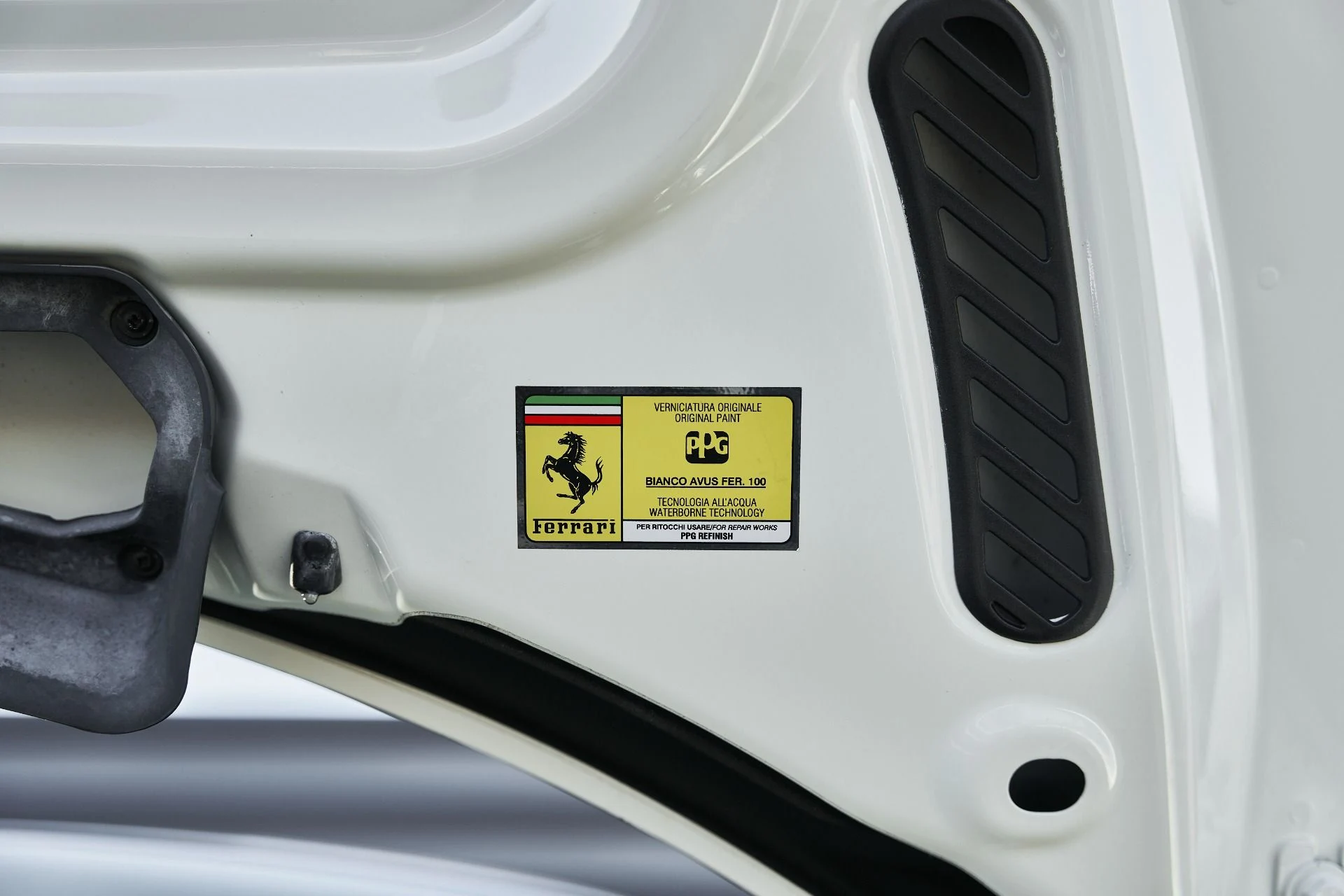 mph012_451570478_Used_2021_Ferrari_F8_Tributo_1766025287_4b07ffdf6f