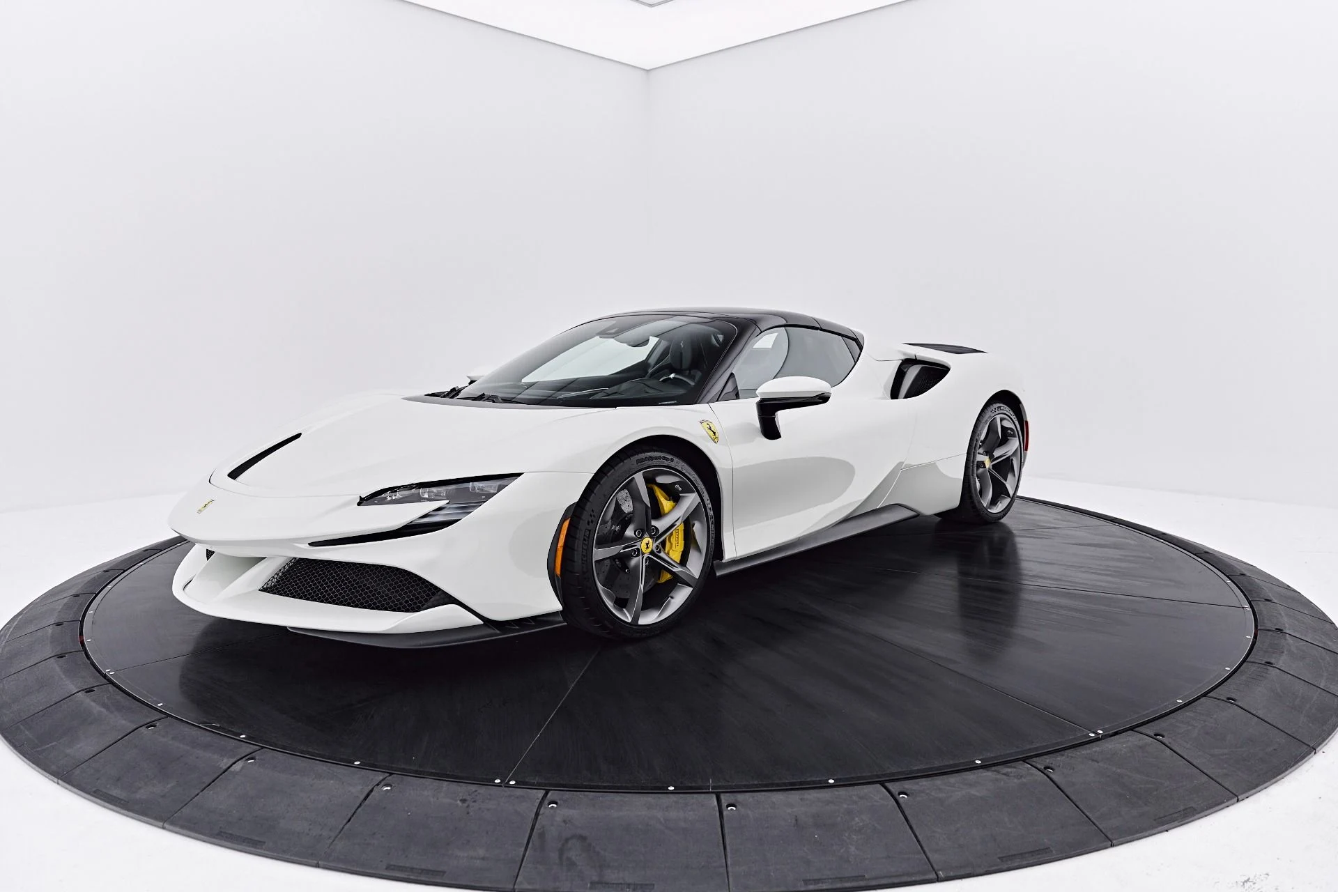 mph012_456938975_Used_2022_Ferrari_SF_90_Spider_Base_1787100295_85d63cf749