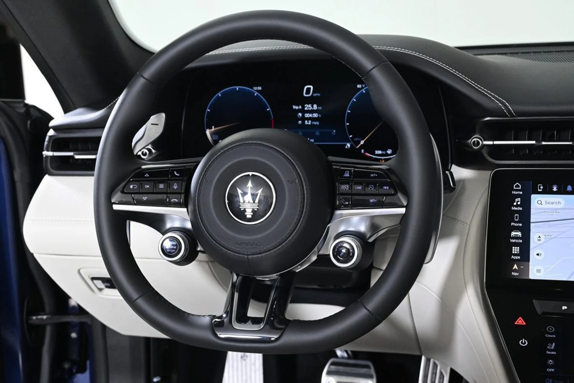 mph012_462165563_new_2026_maserati_grancabrio_convertible_11350_22949331_12_1024_0603c9172c